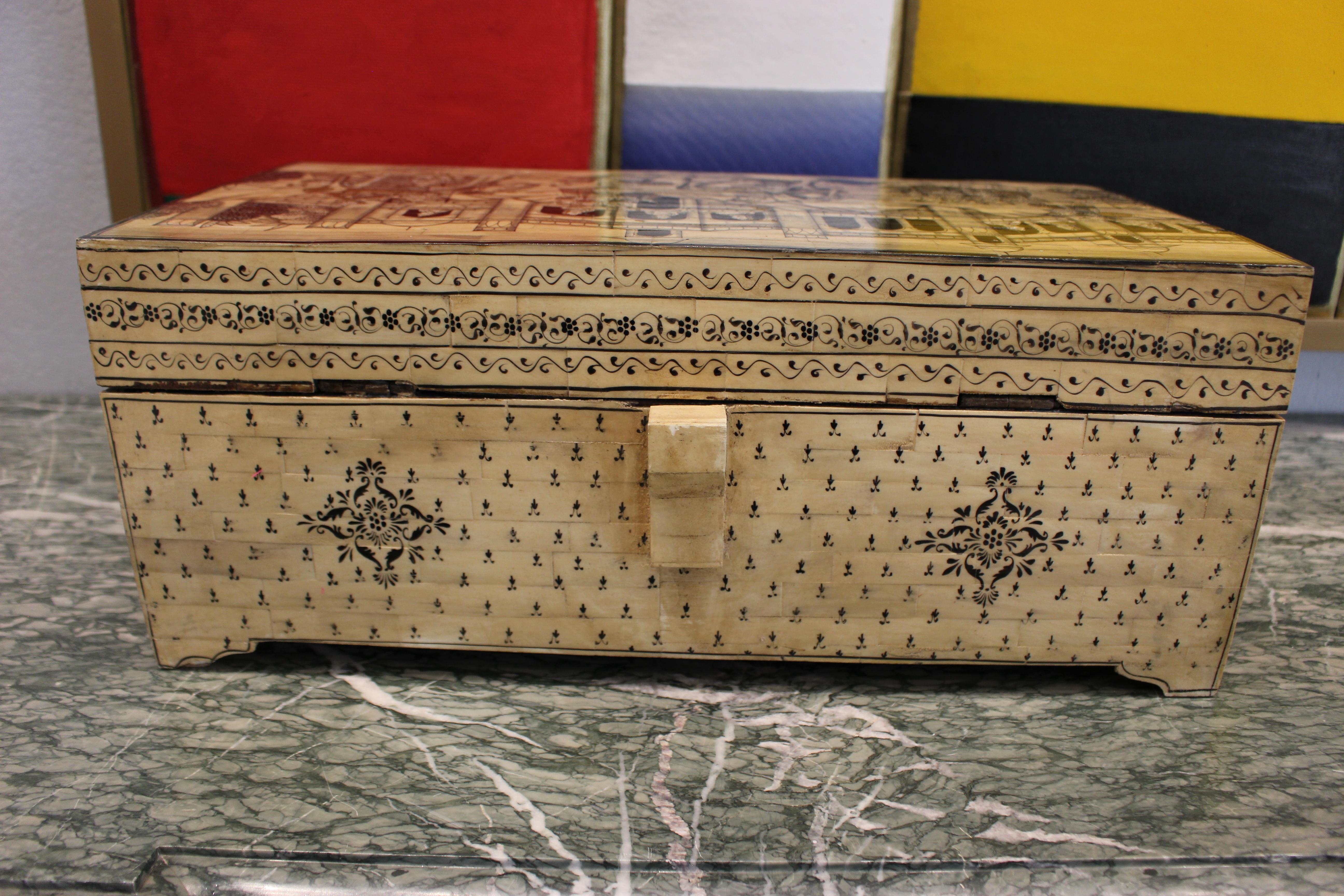 Multi-Compartment Lacquered Indian Accessory Box For Sale 6