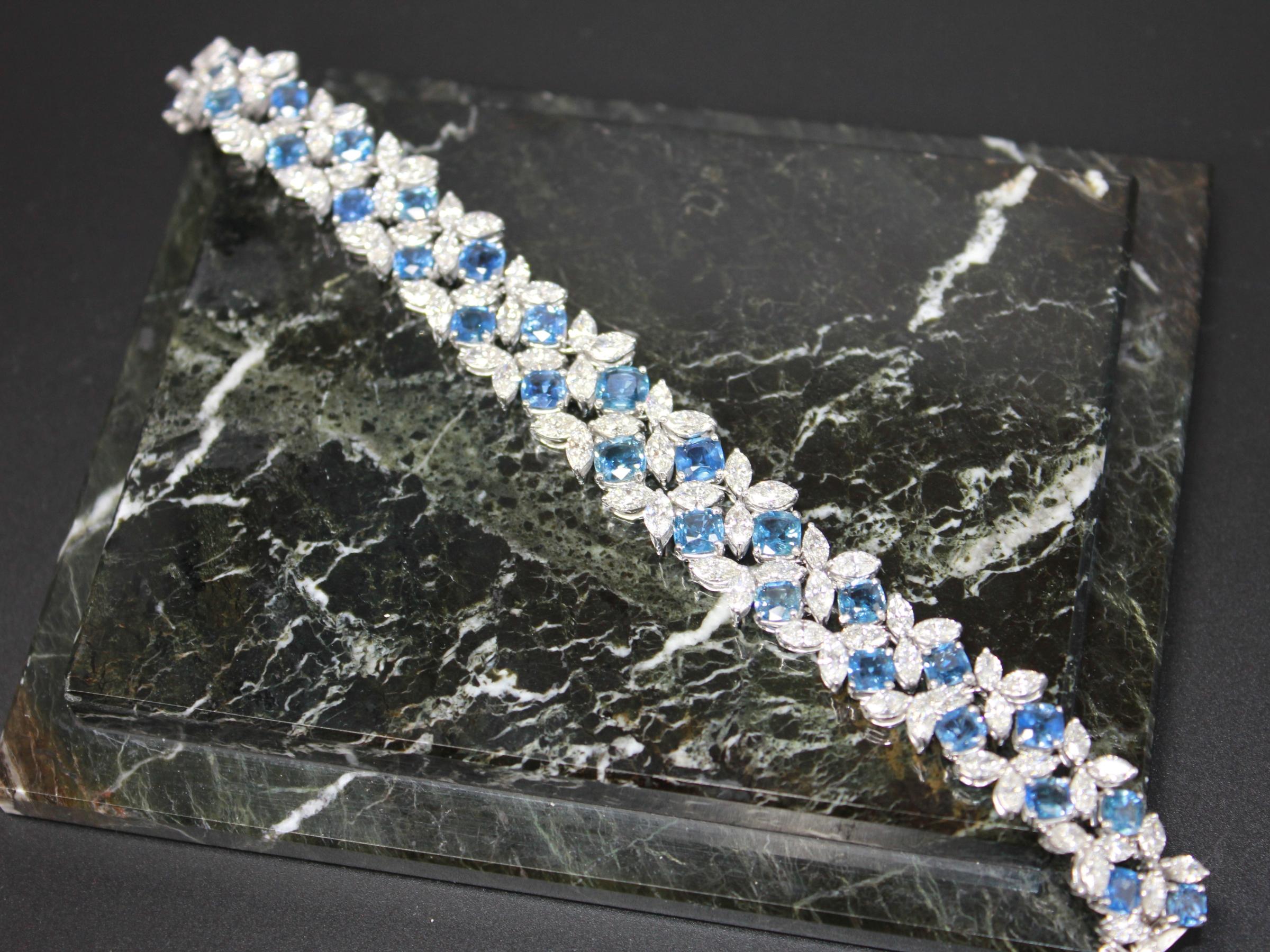 Multi Cushion Shape Blue Sapphire Diamond 18 Karat White Gold Tennis Bracelet For Sale 5