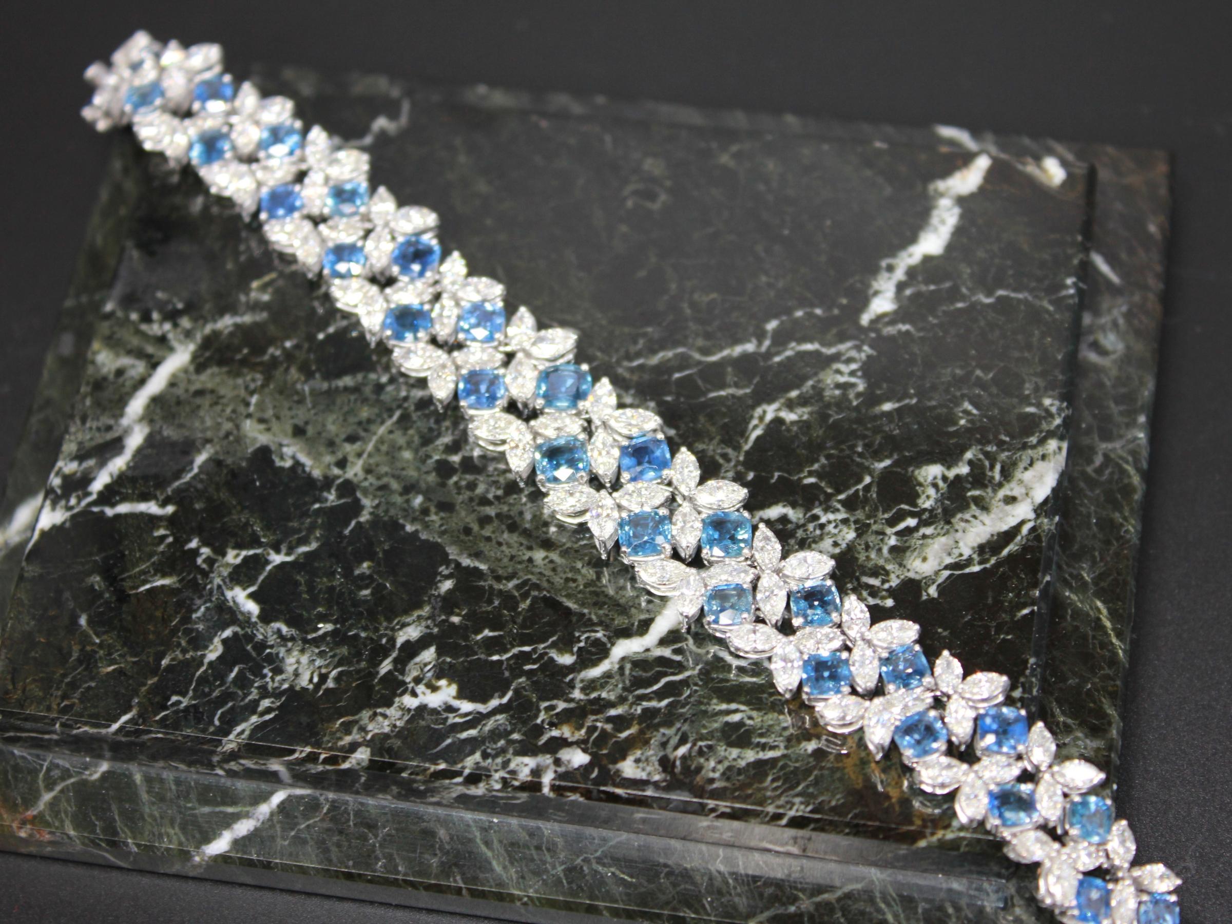 Multi Cushion Shape Blue Sapphire Diamond 18 Karat White Gold Tennis Bracelet For Sale 3