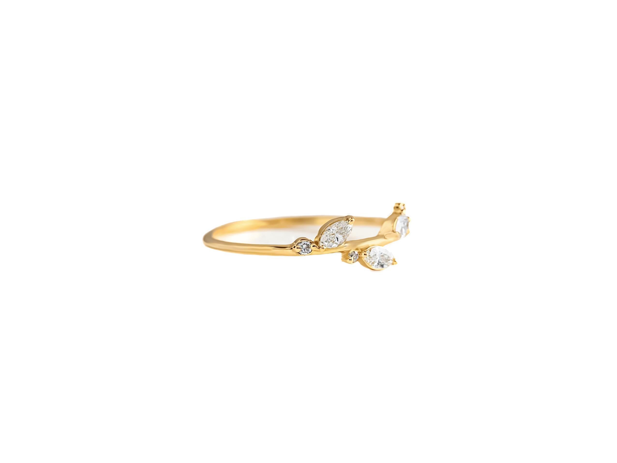 in vendita:  Fede nuziale in moissanite multi taglio in oro 14k 3