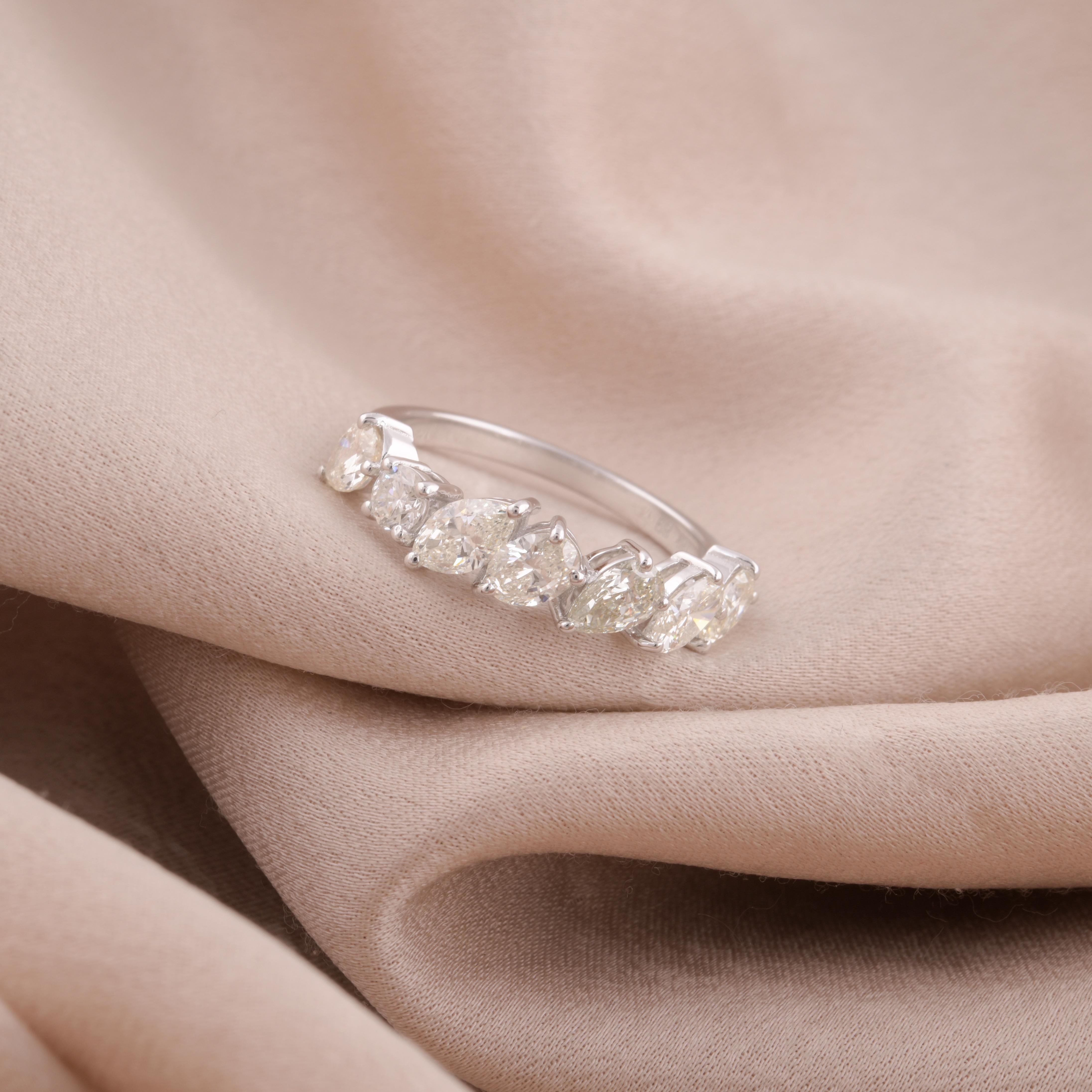 En venta: Anillo con banda de diamantes naturales talla múltiple SI/H 1,6 qt Oro blanco 18k Joyería fina  5