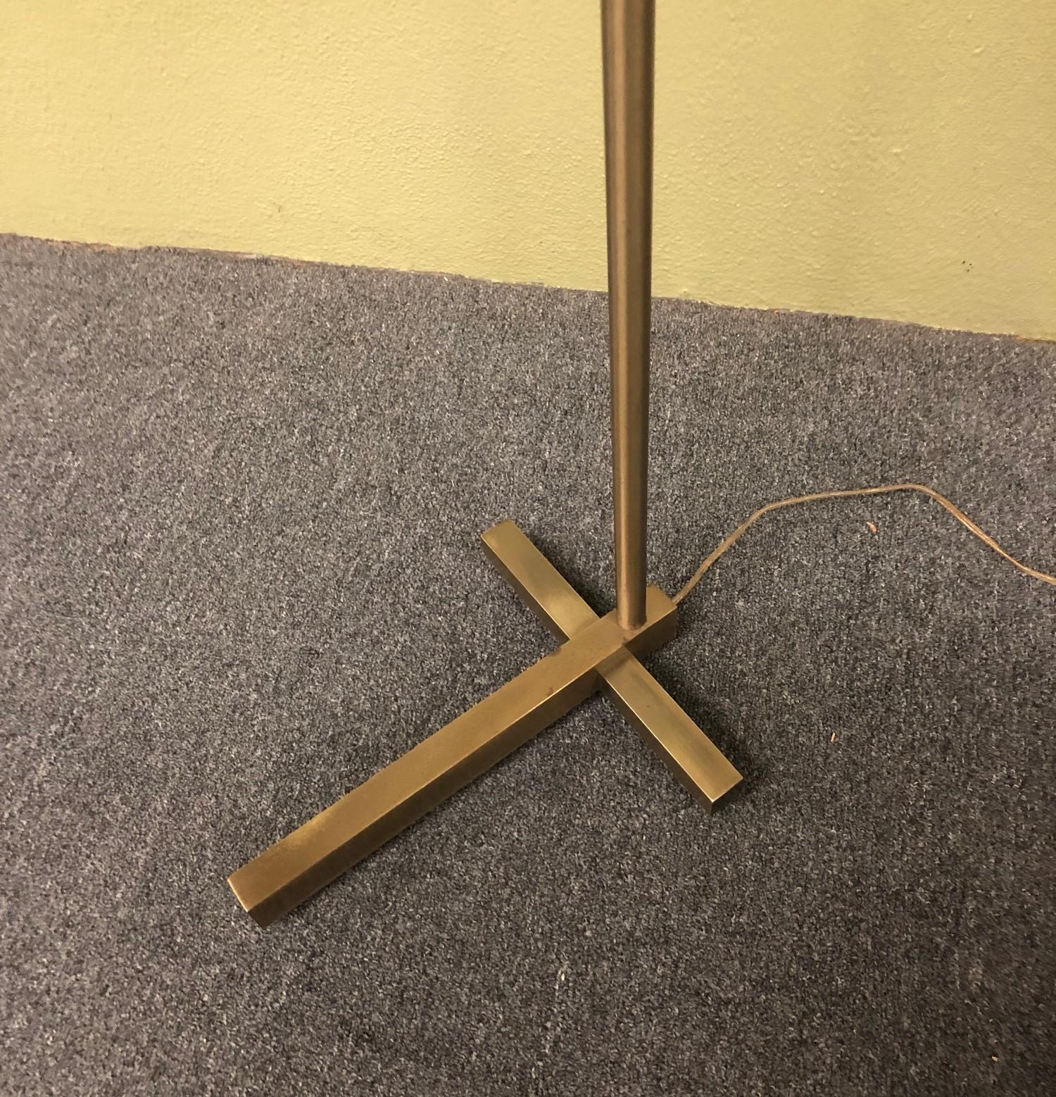 Multi-Directional Brass Floor Lamp by Casella Lighting In Good Condition In San Diego, CA