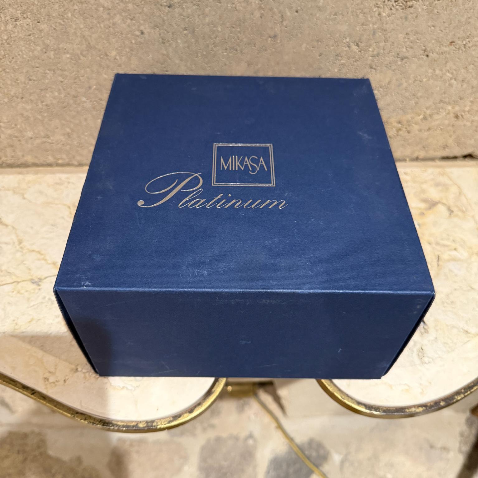 For your consideration, a multi facet crystal bowl by Mikasa Platinum. Octagon shape.
Original with box. It seems it was never used. 
Dimensions: Box 5.25 h x 9 x 9.  Bowl 3 5/16 x 7.75 diameter

Please visit take a look at our listings, we have an