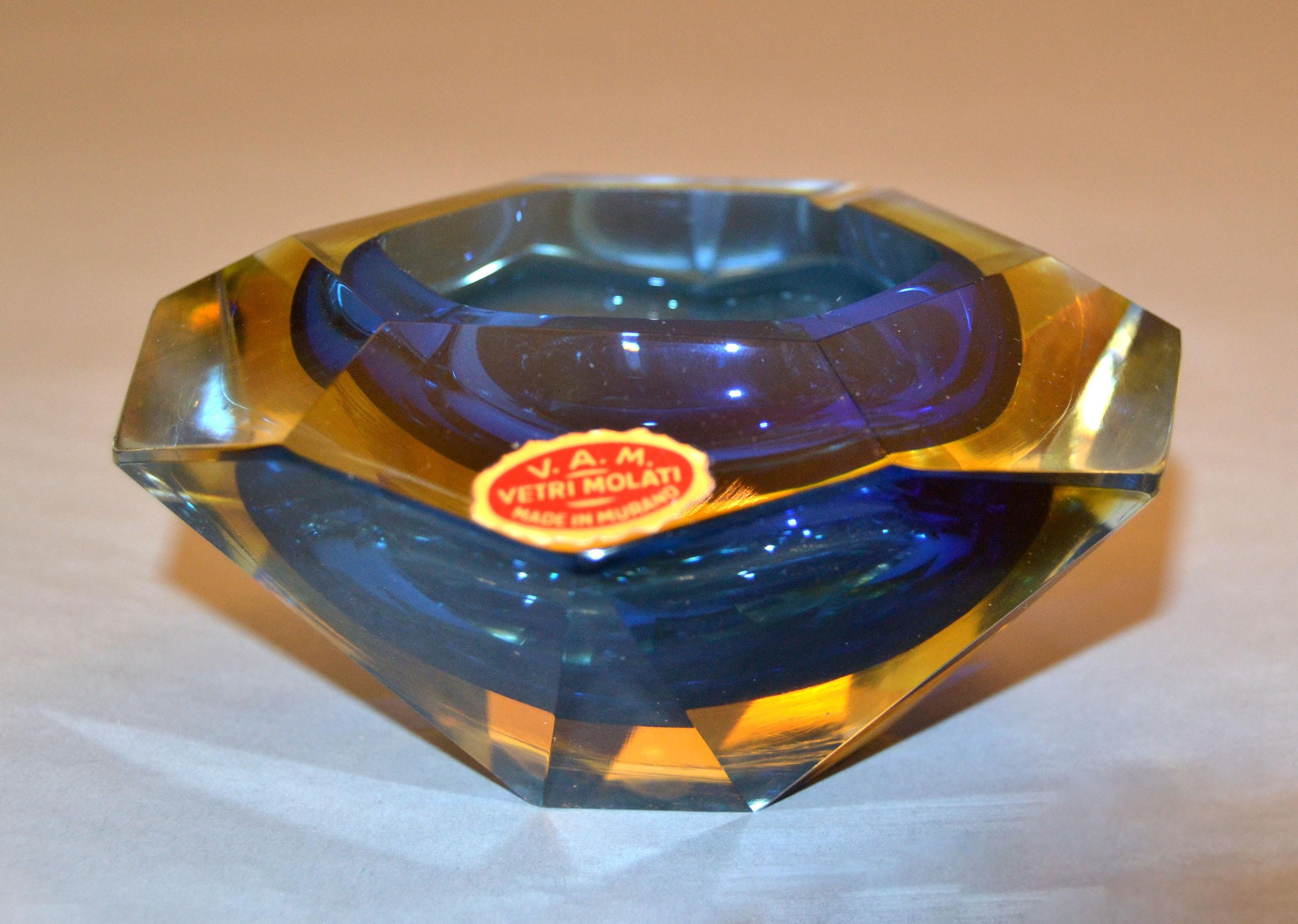 Multi Faceted Murano Glass Ashtray Attributed to F. Poli by Vetri Molati Murano 1