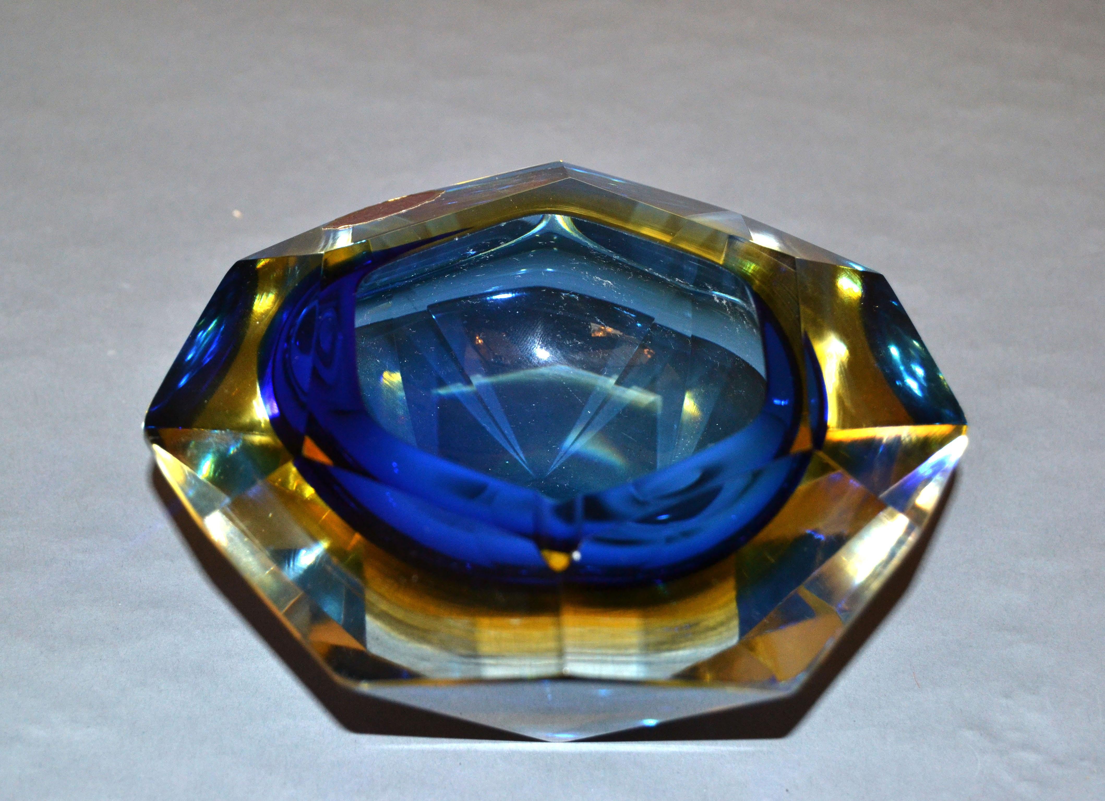 Multi Faceted Murano Glass Ashtray Attributed to F. Poli by Vetri Molati Murano 2