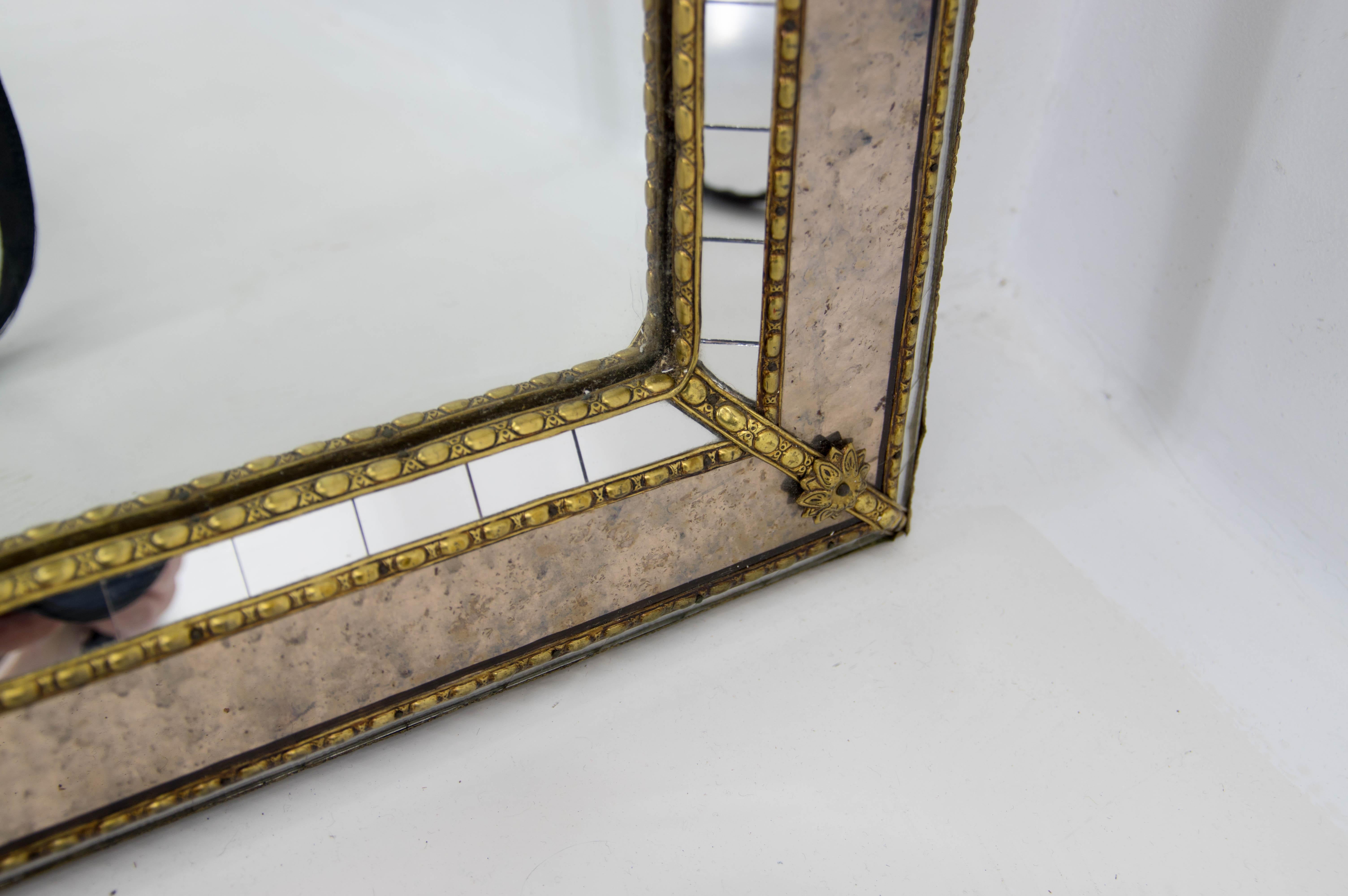 Multi-Facets Mirror with Brass Garlands, France, 1970s In Excellent Condition For Sale In Praha, CZ