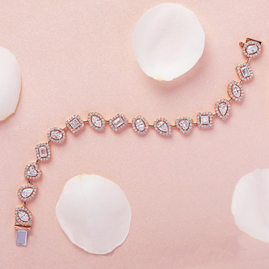Taille brillant Bracelet de diamants multiformes 6 carats en or 14k en vente