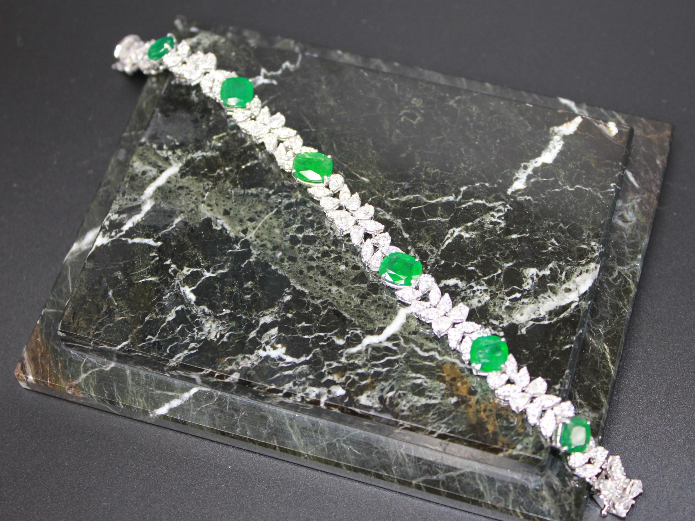 Multi Fancy Shape Green Emerald Diamond 18 Karat White Gold Tennis Bracelet For Sale 4