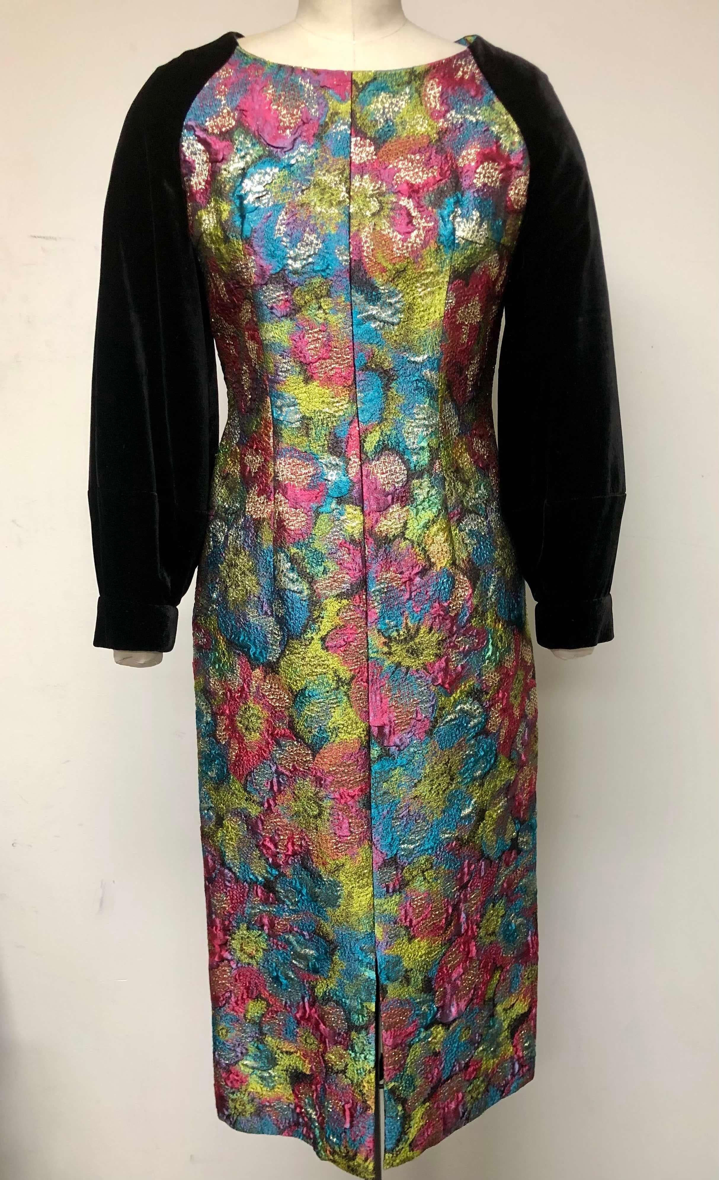 Vestido Slim Multi Brocado Francés con Manga Completa de Terciopelo en venta 1