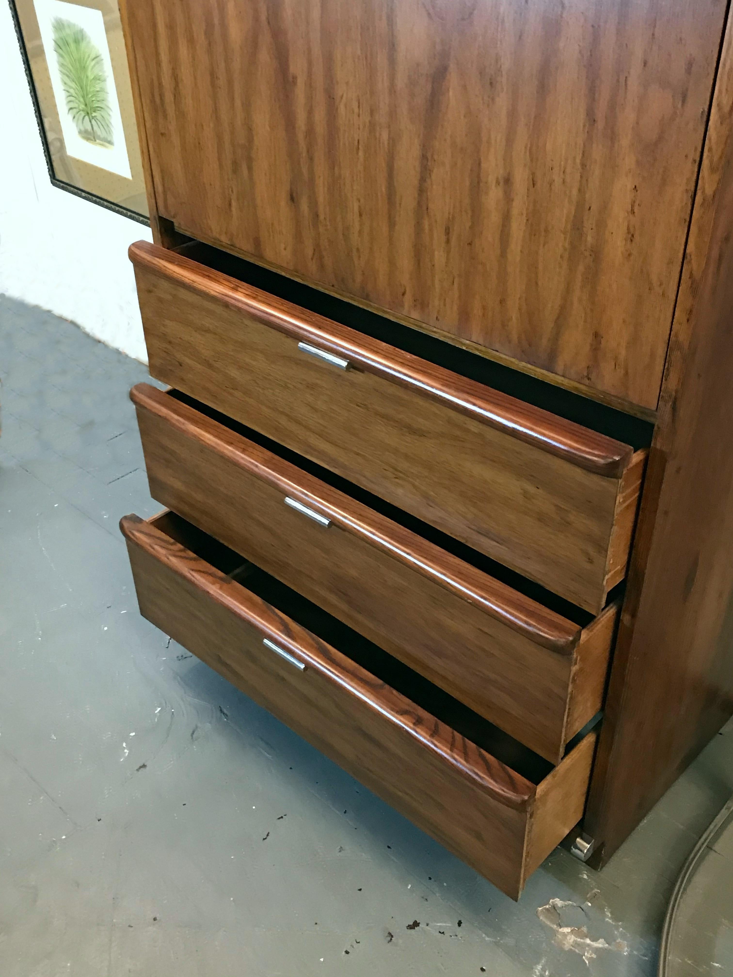 Multi-Functions Walnut Secretary Desk by Drexel In Excellent Condition In Pasadena, CA