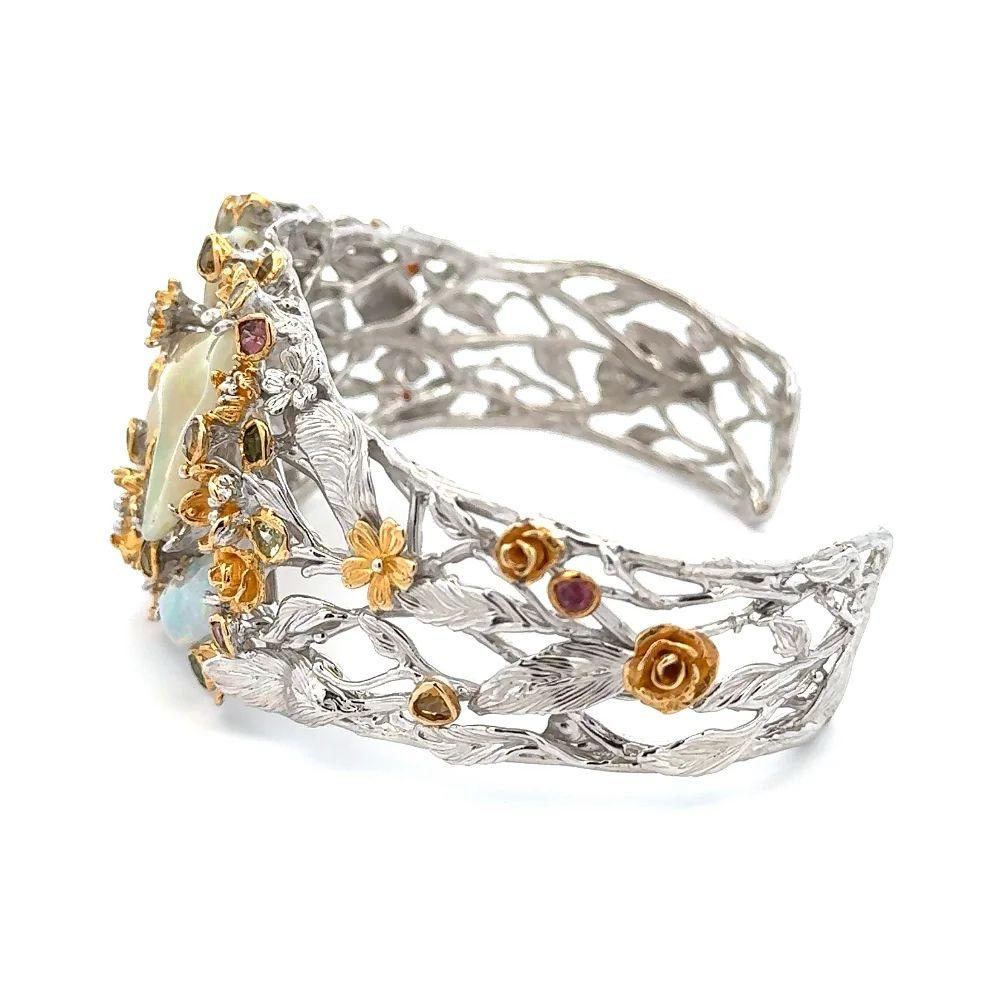 Bracciale con dichiarazione in argento con cristalli multipli di opale e tormalina multicolore In condizioni ottime in vendita a Montreal, QC