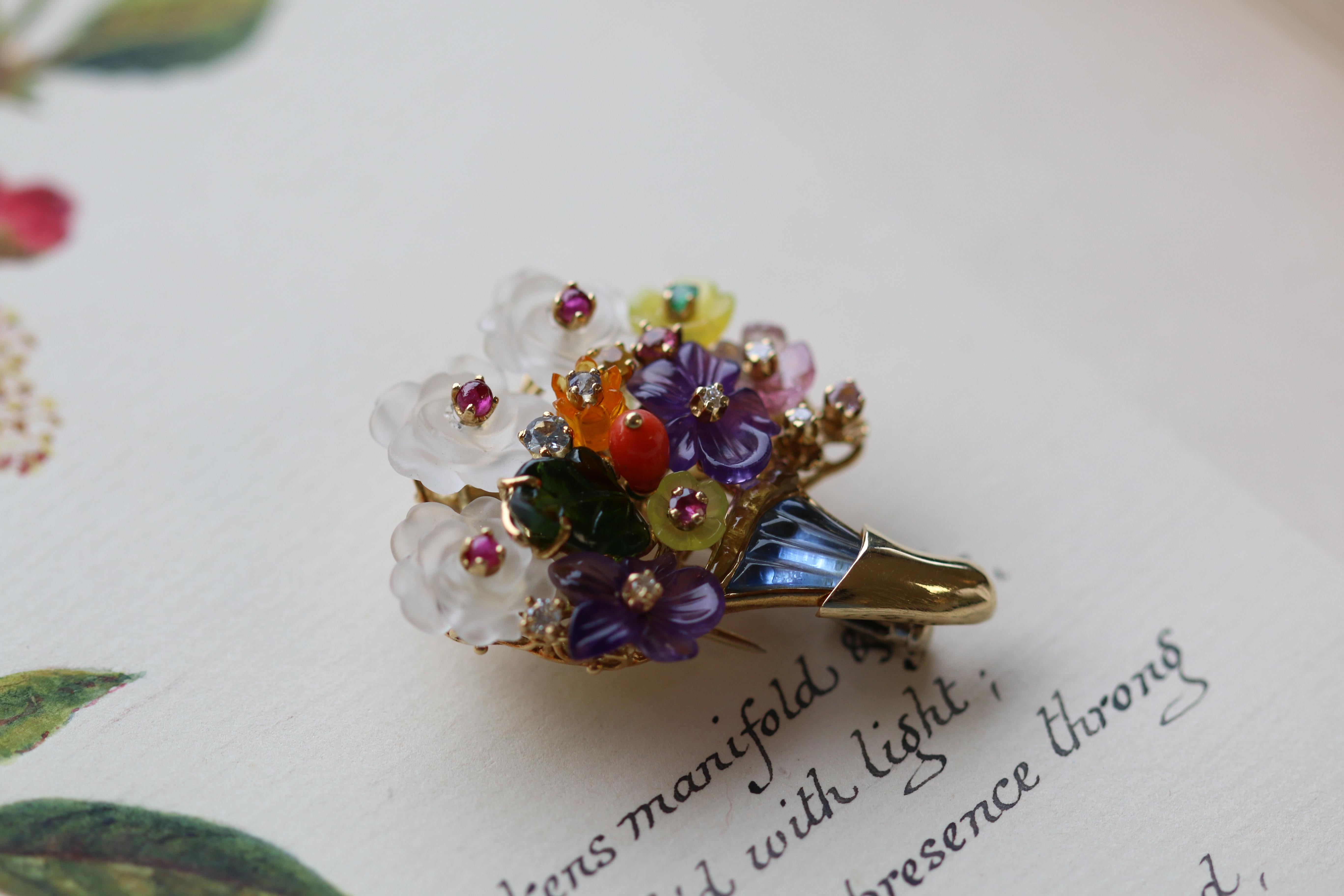 Multi-gem Floral 18 Karat Yellow Gold Brooch In Excellent Condition In Banbury, GB