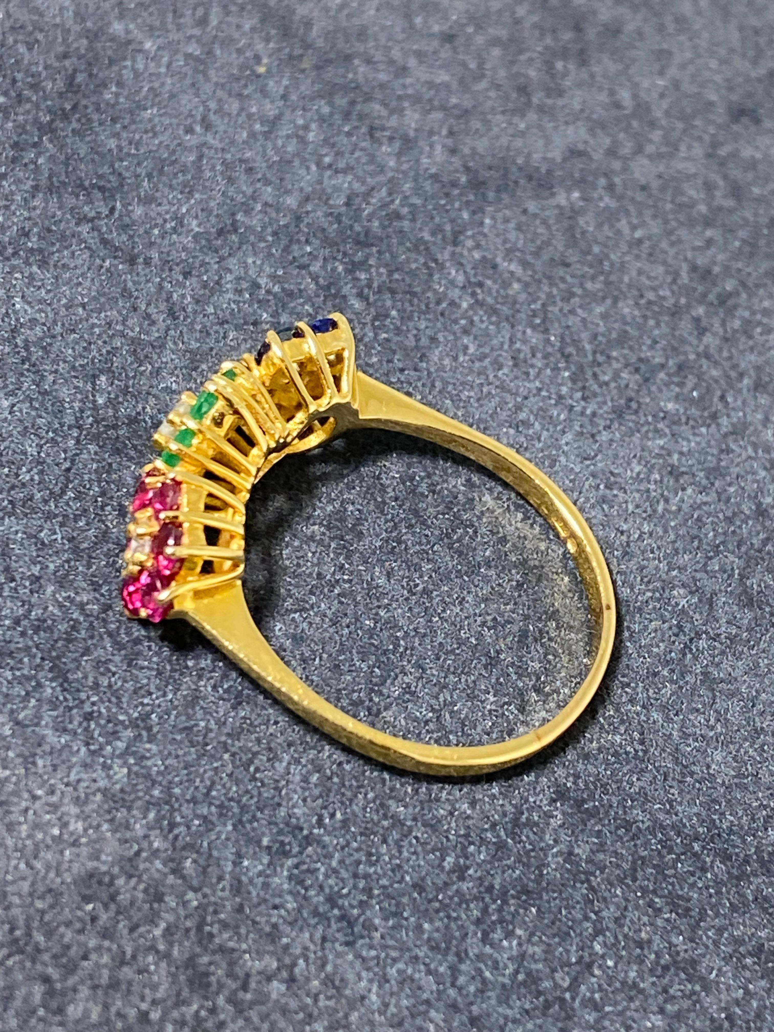Donna Anello multi gemma a tre margherite con rubino, smeraldo, zaffiro, diamante, oro 18 carati