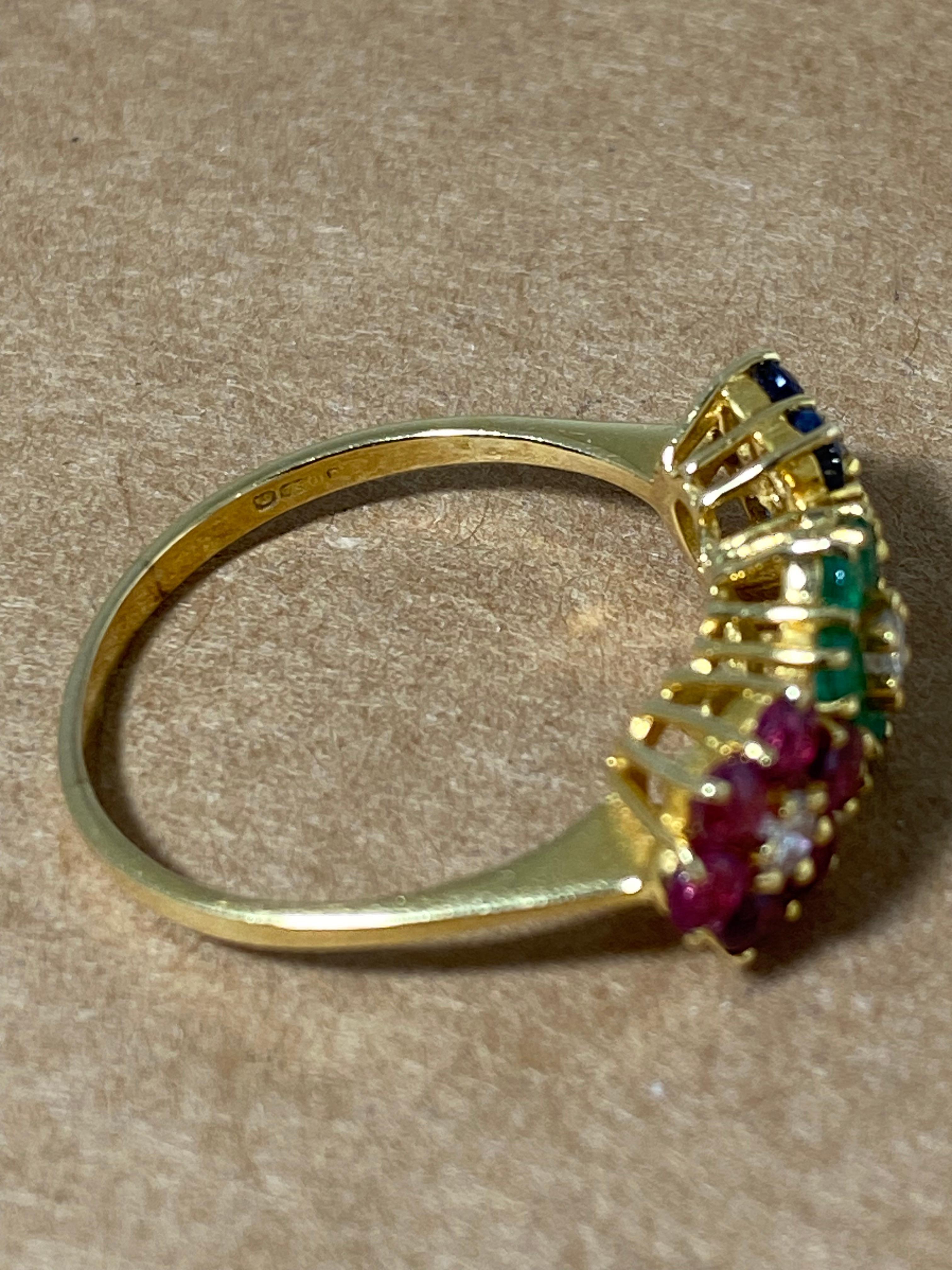 Anello multi gemma a tre margherite con rubino, smeraldo, zaffiro, diamante, oro 18 carati 2
