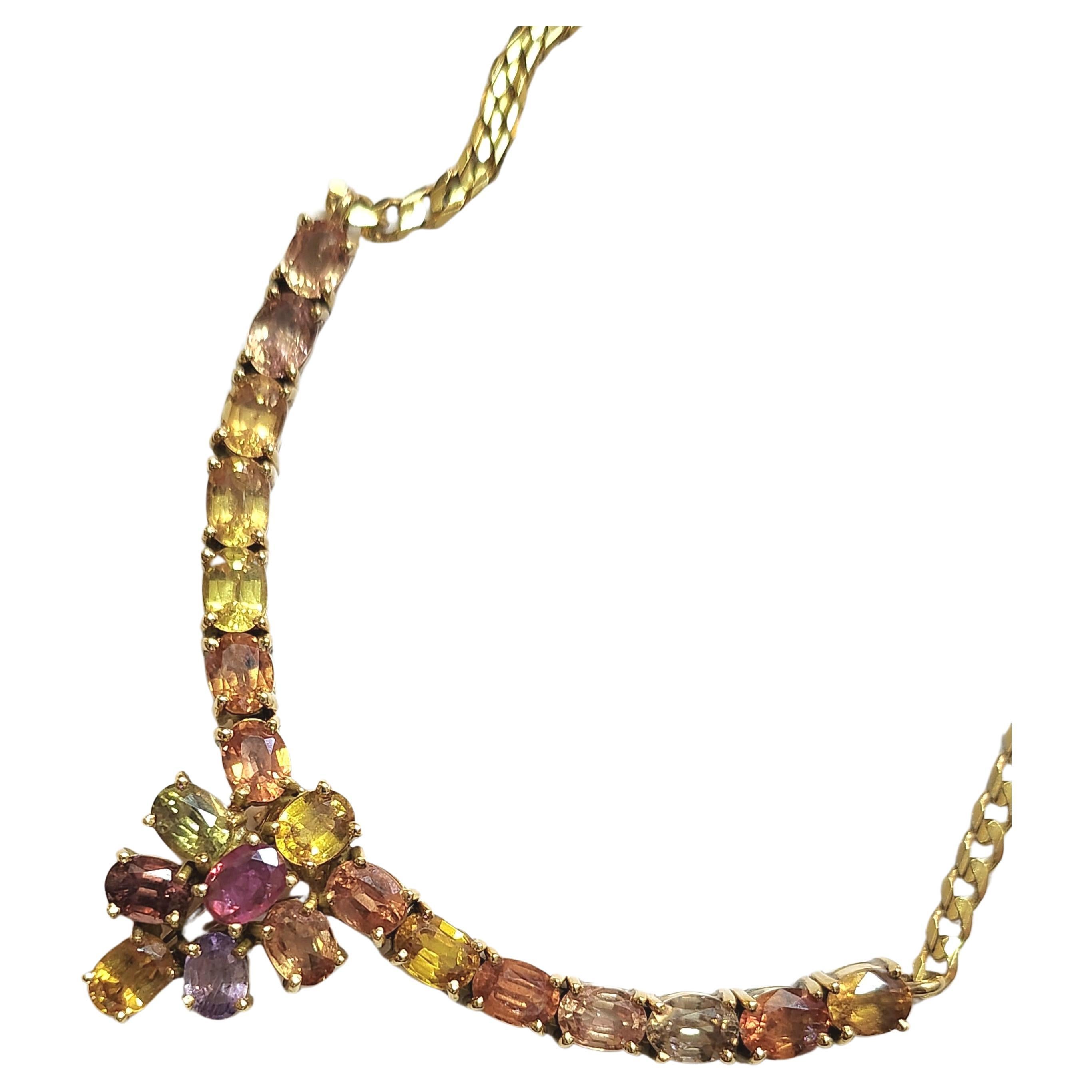 Collana in oro con rubini e pietre citrine In condizioni buone in vendita a Cairo, EG