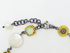 Collana bohémien bicolore con più pietre e monete antiche