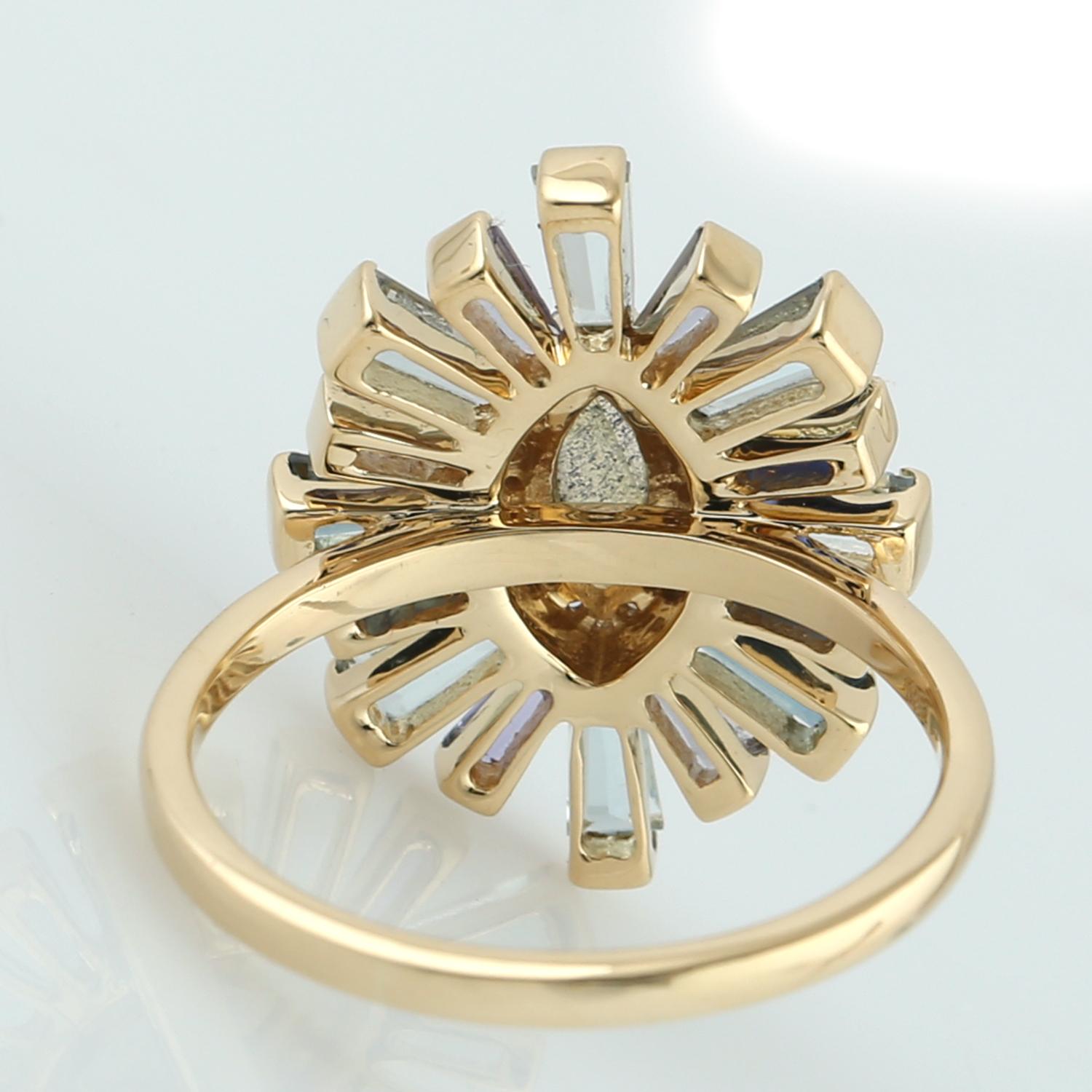 18KT:4.698g,D:0.08ct, Aqua:0.42ct,Ioli:0.21ct,Labr:0.63ct,Sapp