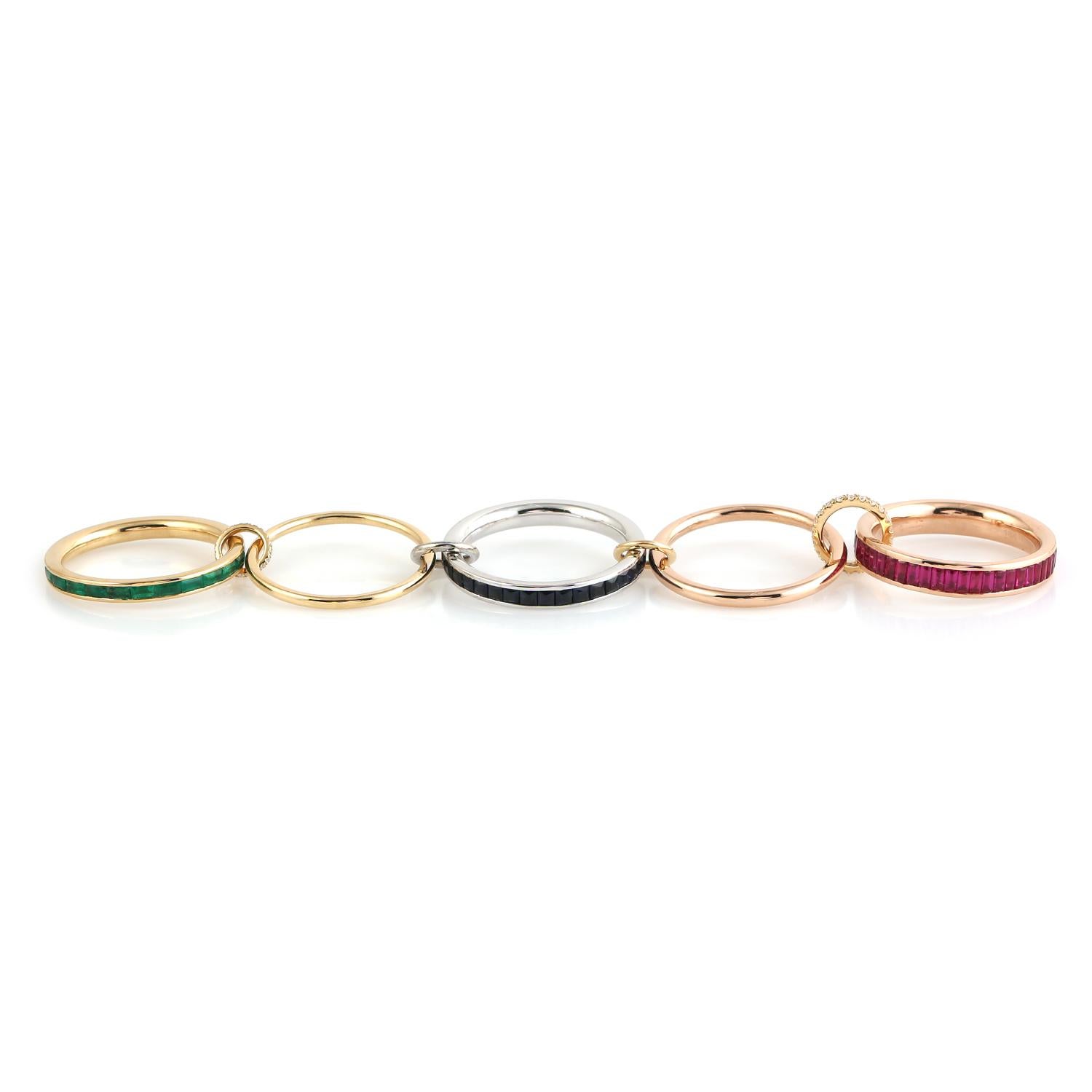 Anillo eslabonado multigema baguette con diamantes de oro blanco de 18k en Nuevo estado para la venta en New York, NY