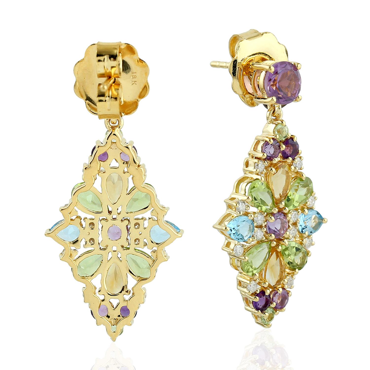 Ohrringe aus 18 Karat Gold mit mehreren Edelsteinen und Diamanten (Moderne) im Angebot