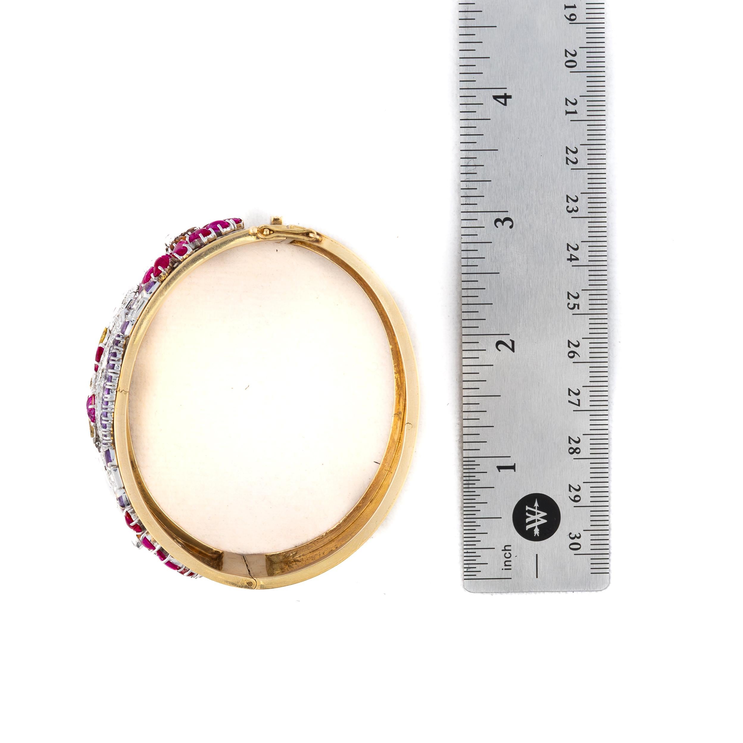 Taille ronde Bracelet multi-pierres et diamants en or platiné en vente