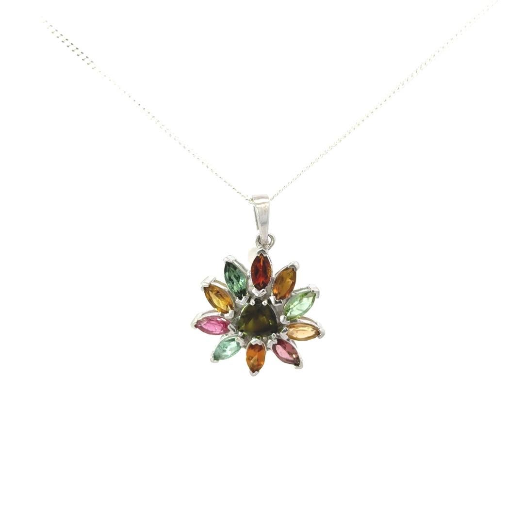 Multi Edelstein verkrustete Blume Anhänger in  Sterling Silber für Jahrestag Geschenk im Zustand „Neu“ im Angebot in New York, NY