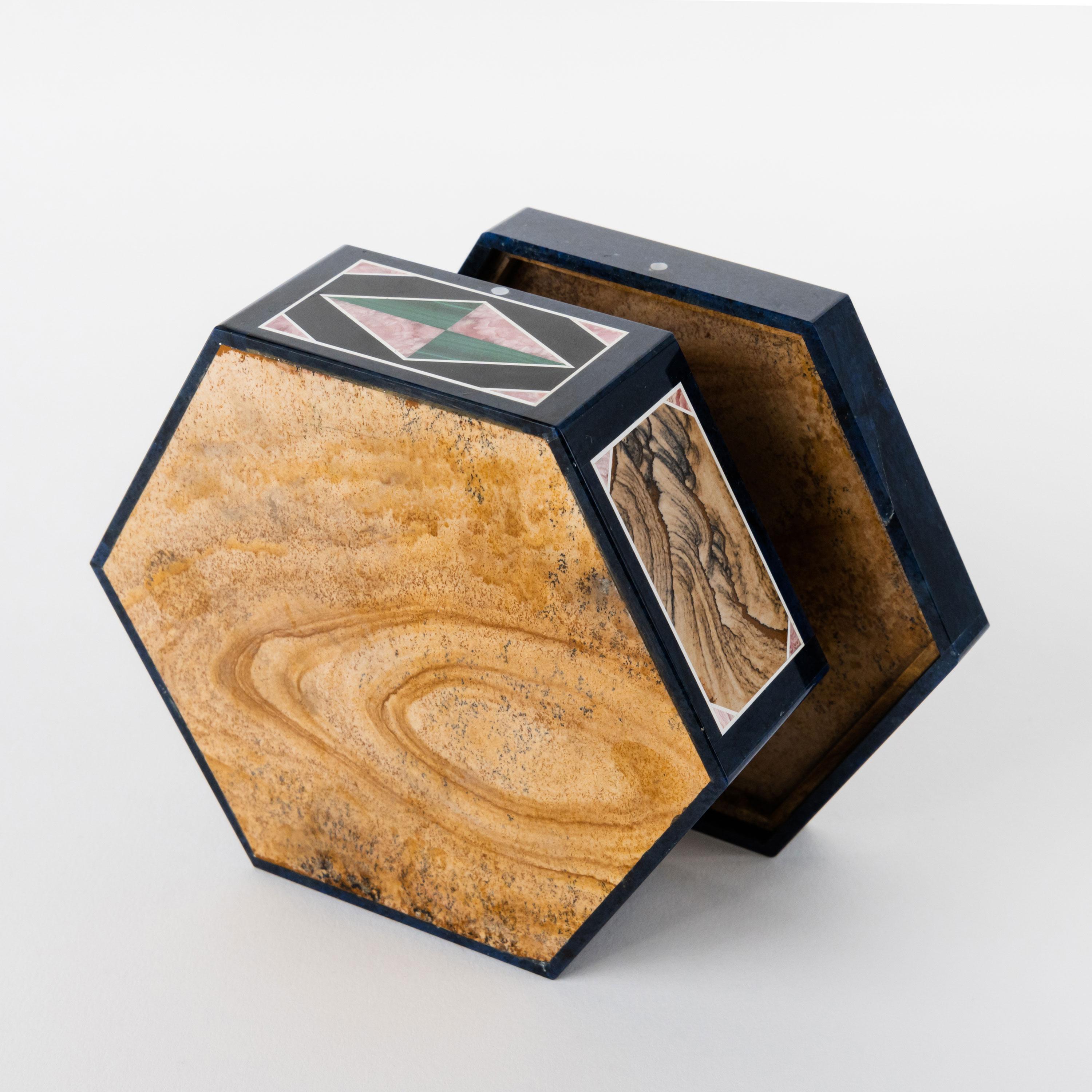 Multi-Gemstone Intarsia Jewelry Box, Russia, circa 1950 In Excellent Condition In Pasadena, CA