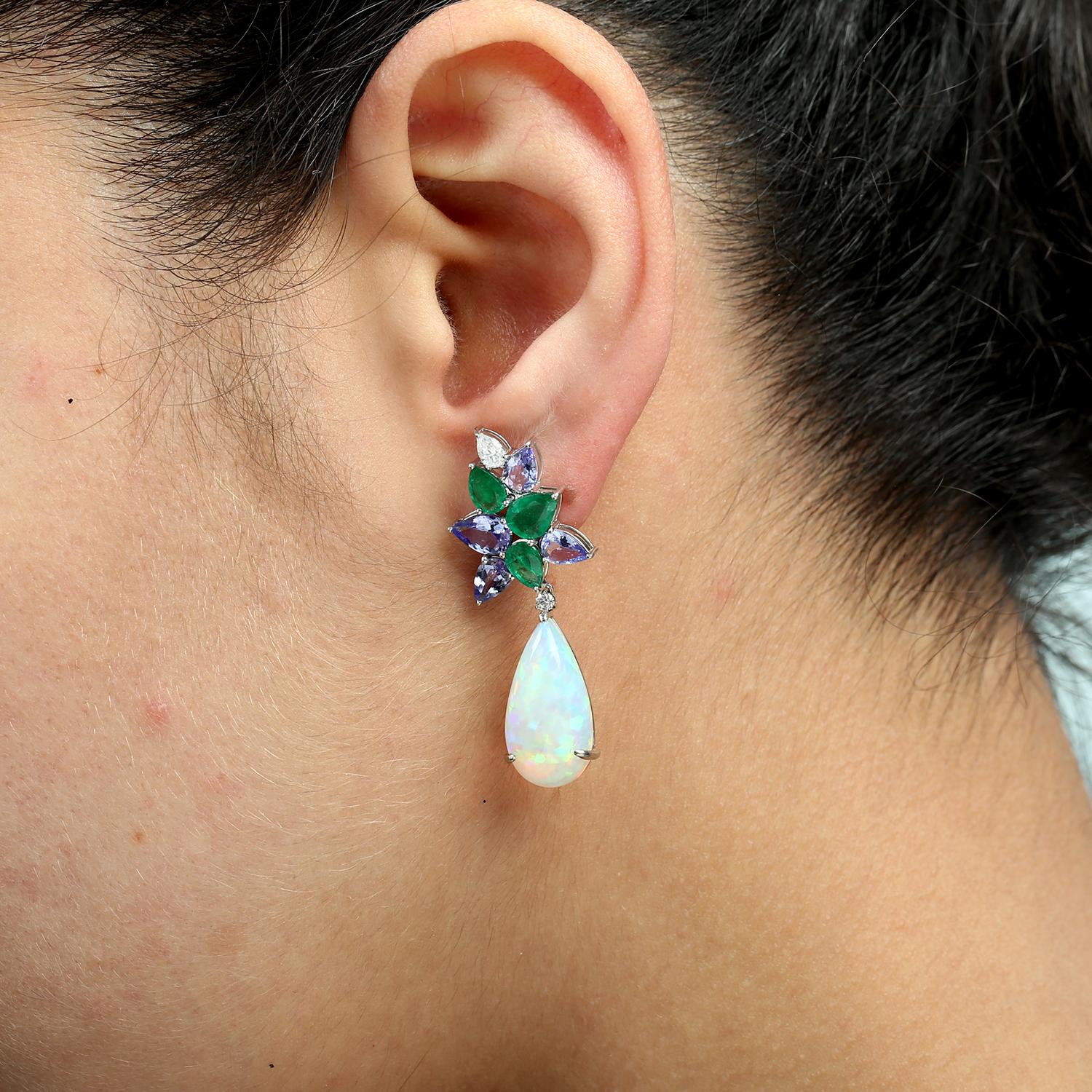 14KT:5.494g,D:0.40ct, Emer:2.71ct,Opal:11.54ct,Tanz:3.12ct, 44X11 MM