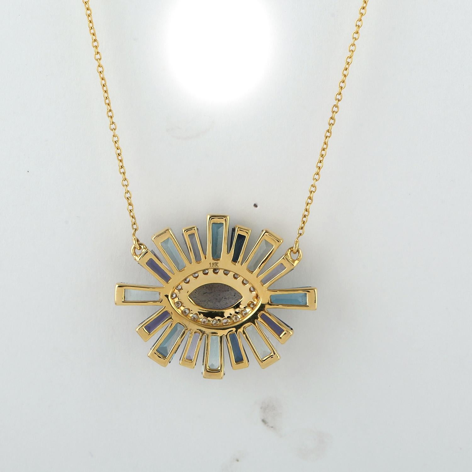 Artigiano Collana con ciondolo Multi GemStone e diamanti in oro bianco 18 carati in vendita