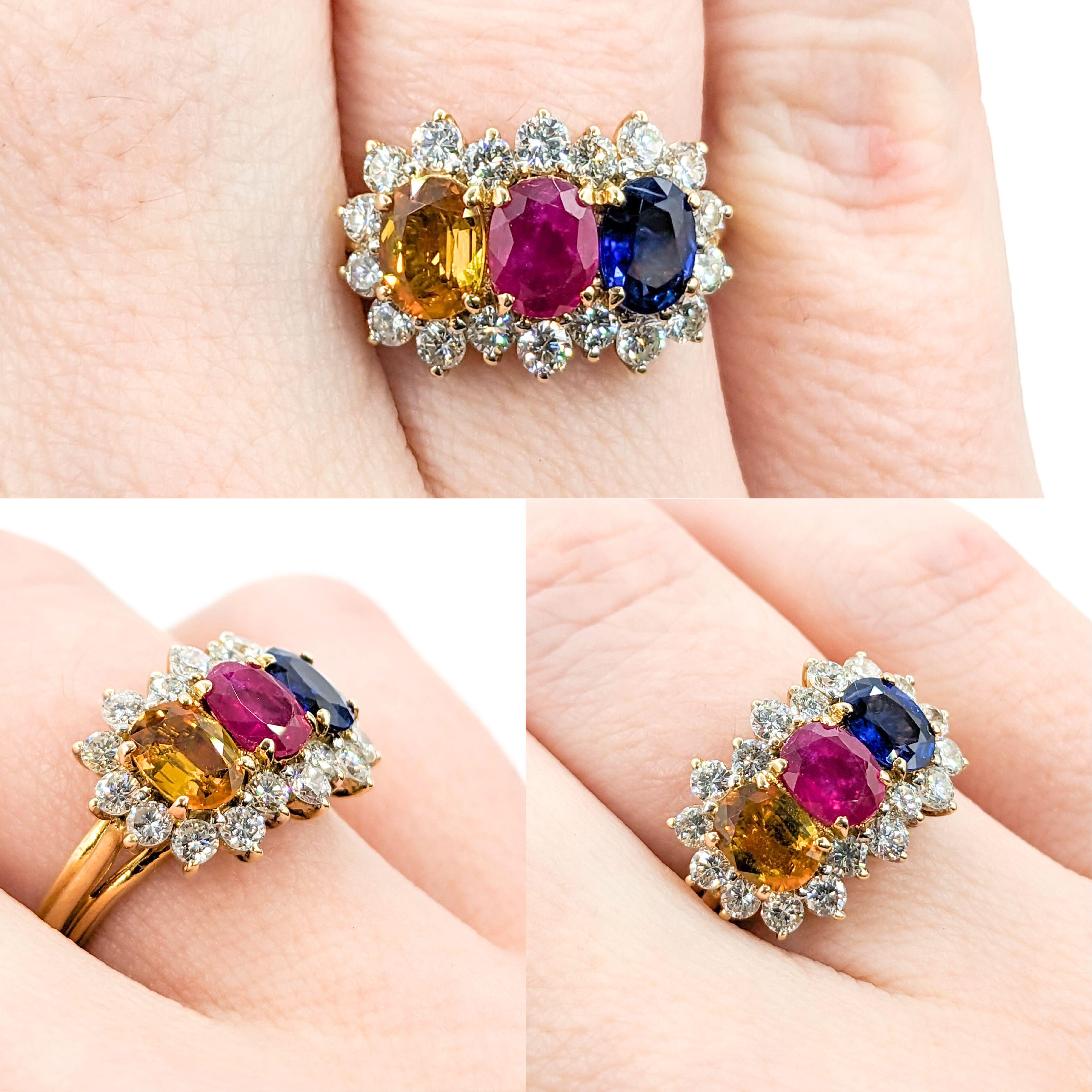 Taille ovale Bague multi-gemmes rubis, saphir bleu et saphir jaune avec diamant 18 carats en vente