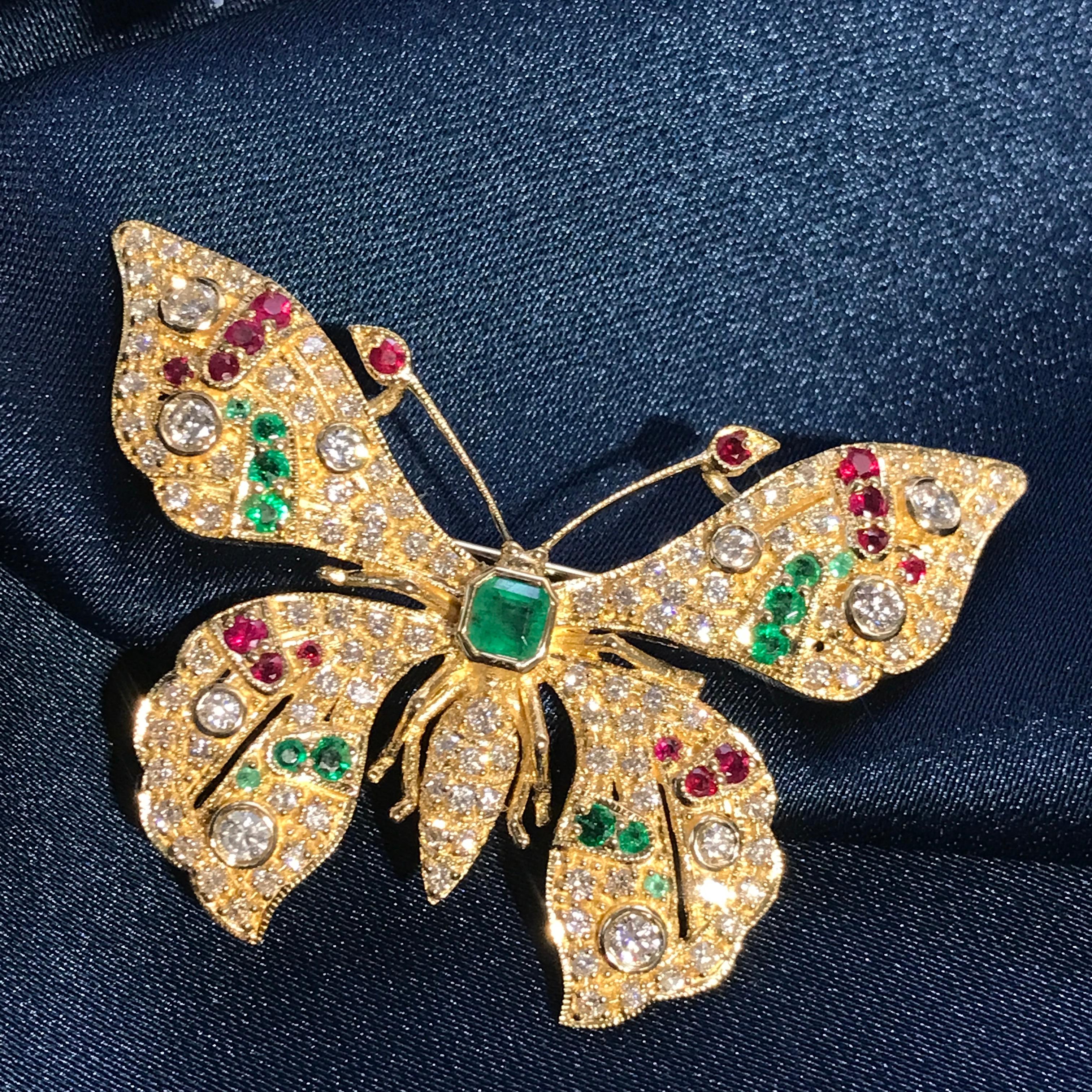 Taglio smeraldo Spilla a farfalla in stile vintage con più pietre preziose in oro giallo 14 carati