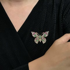 Broche papillon vintage en or jaune oxydé 18 carats avec plusieurs pierres précieuses