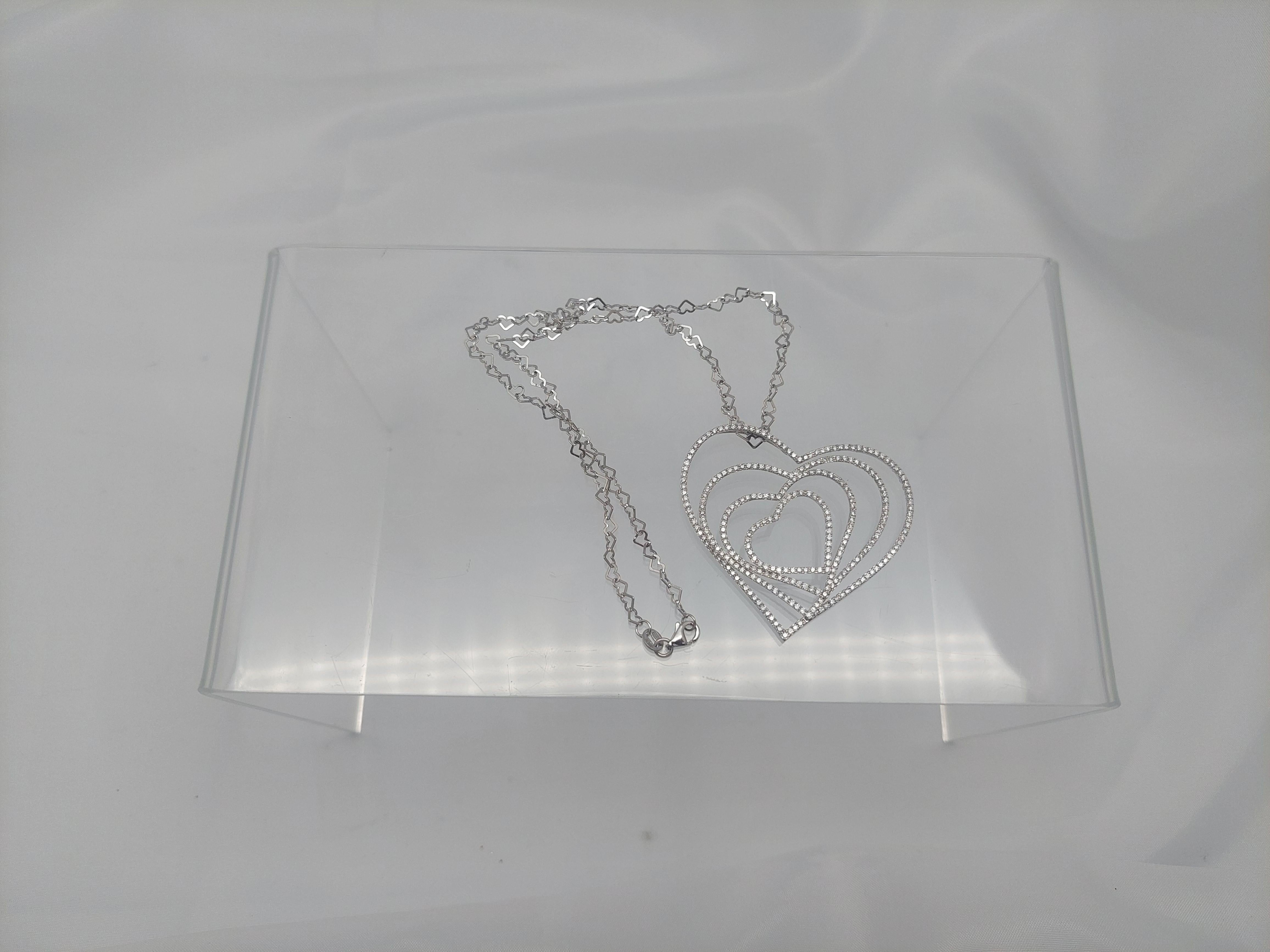 Contemporaneo Collana con diamanti a più cuori in vendita