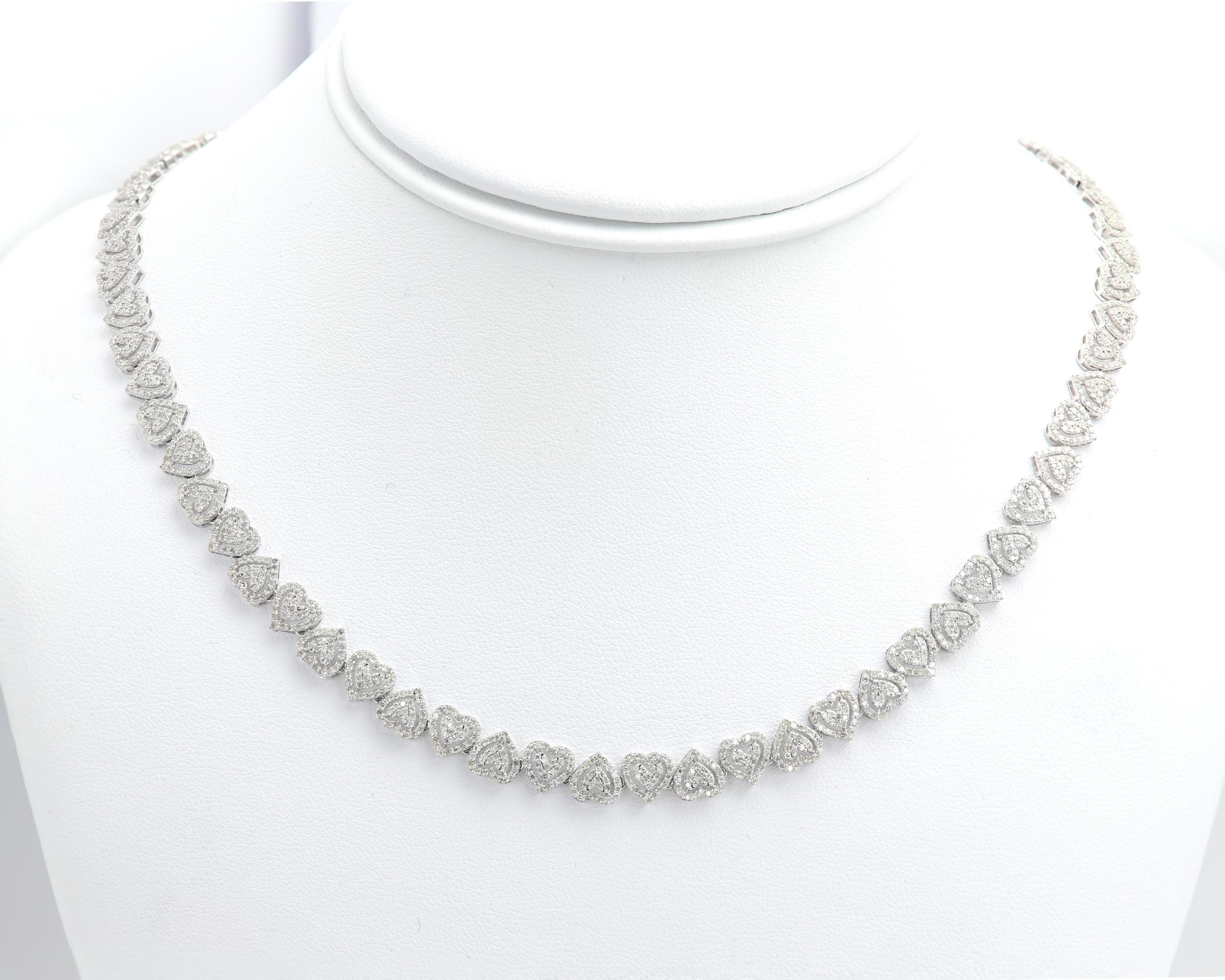 Collar Multi Corazón Oro Blanco 14k y Diamantes naturales en Nuevo estado para la venta en Brooklyn, NY