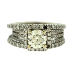 Verlobungsring aus Weißgold mit mehrlagigem, rundem Brillant-Diamant-Halo