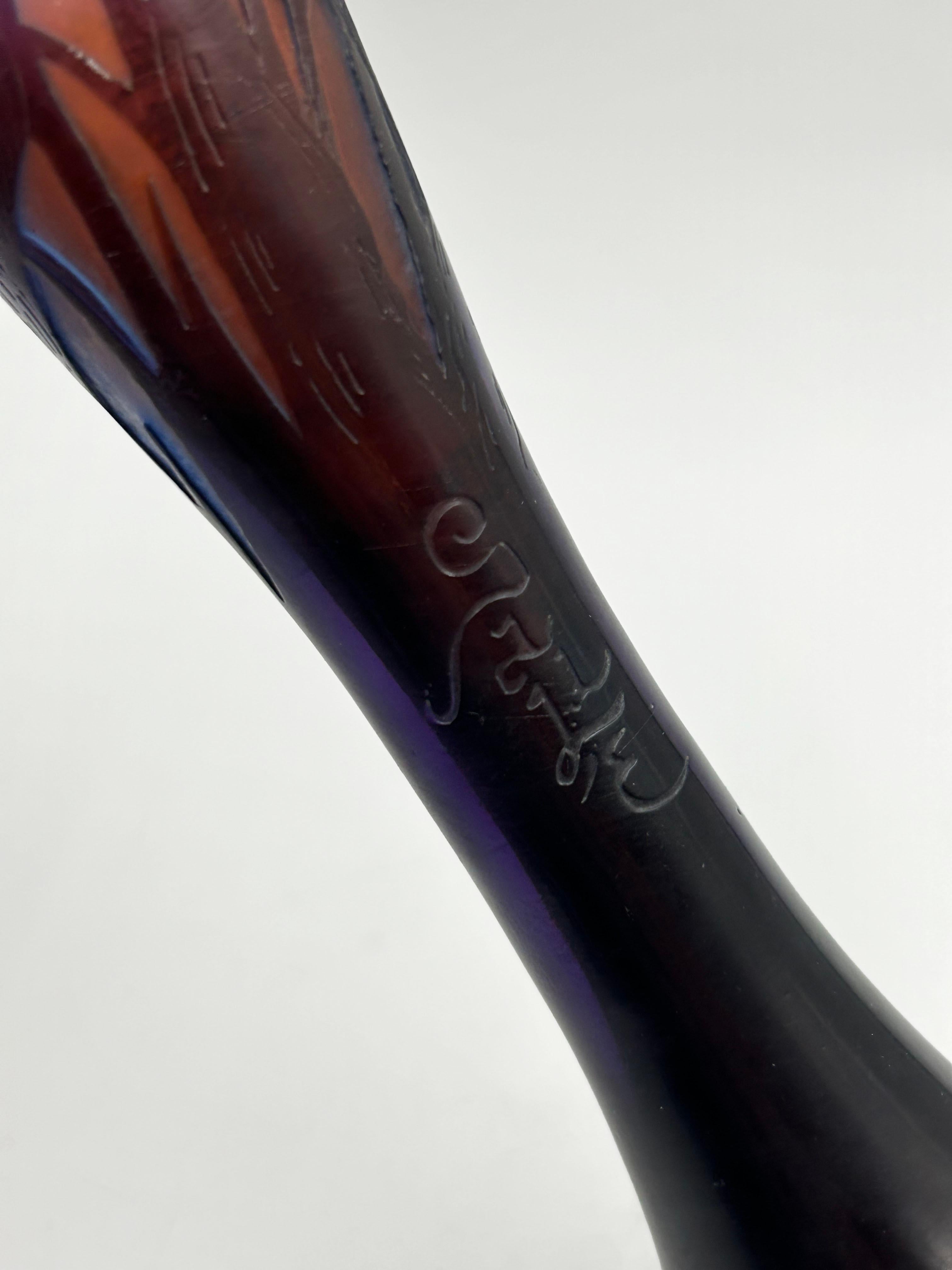 Art Nouveau Vaso solifilo in vetro multistrato decorato con fiori di zafferano, di Emile Gall in vendita