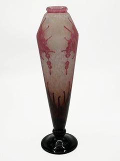 Multi-layered glass vase with floral decoration, signed Le Verre Français