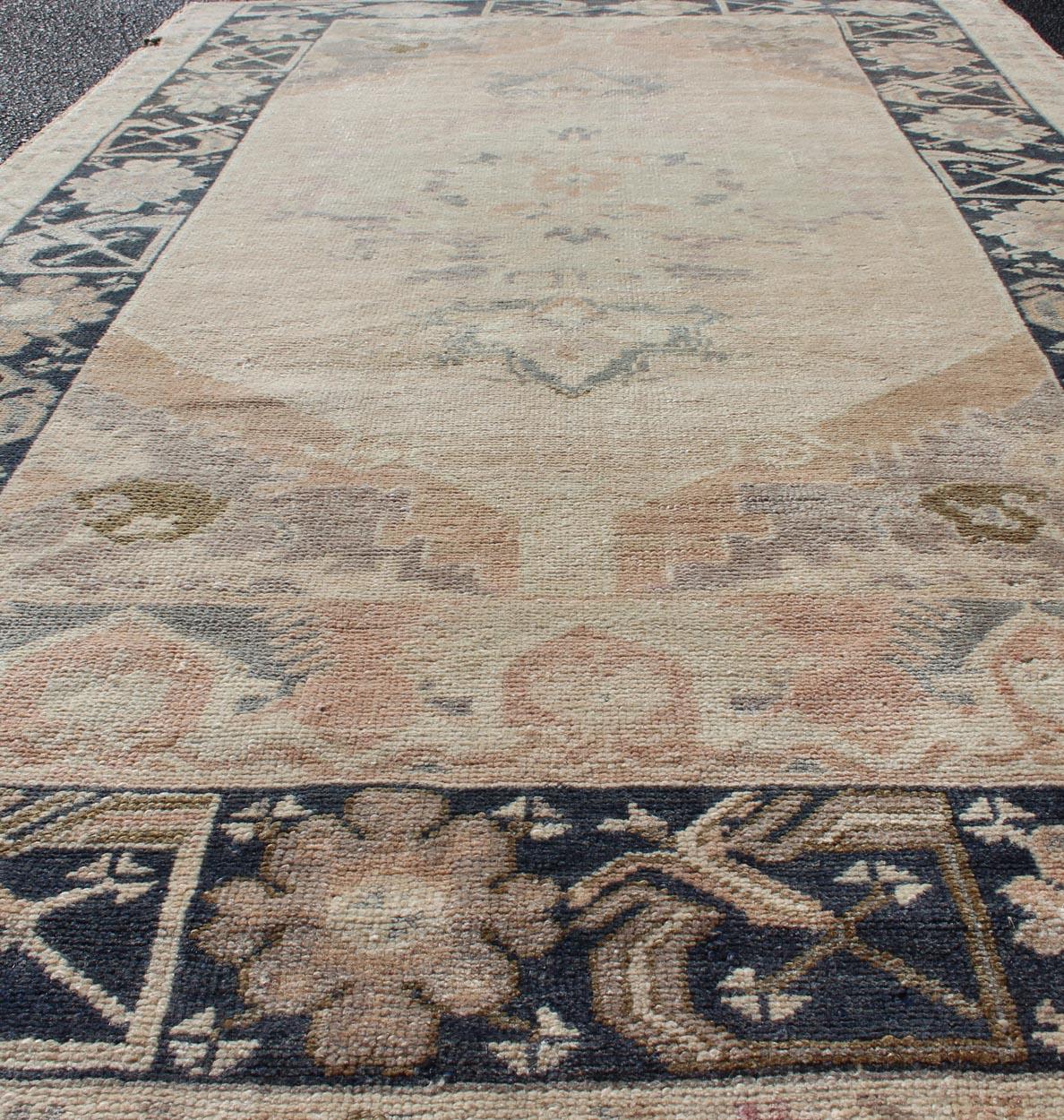 Multi-Layered Medallion Vintage Turkish Oushak Rug in Cream and Midnight Blue For Sale 1