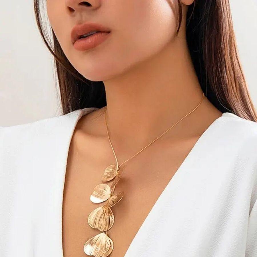 Multi Leaf Design Gold on Copper Drop Statement Vintage Pendant Necklace For Sale 2