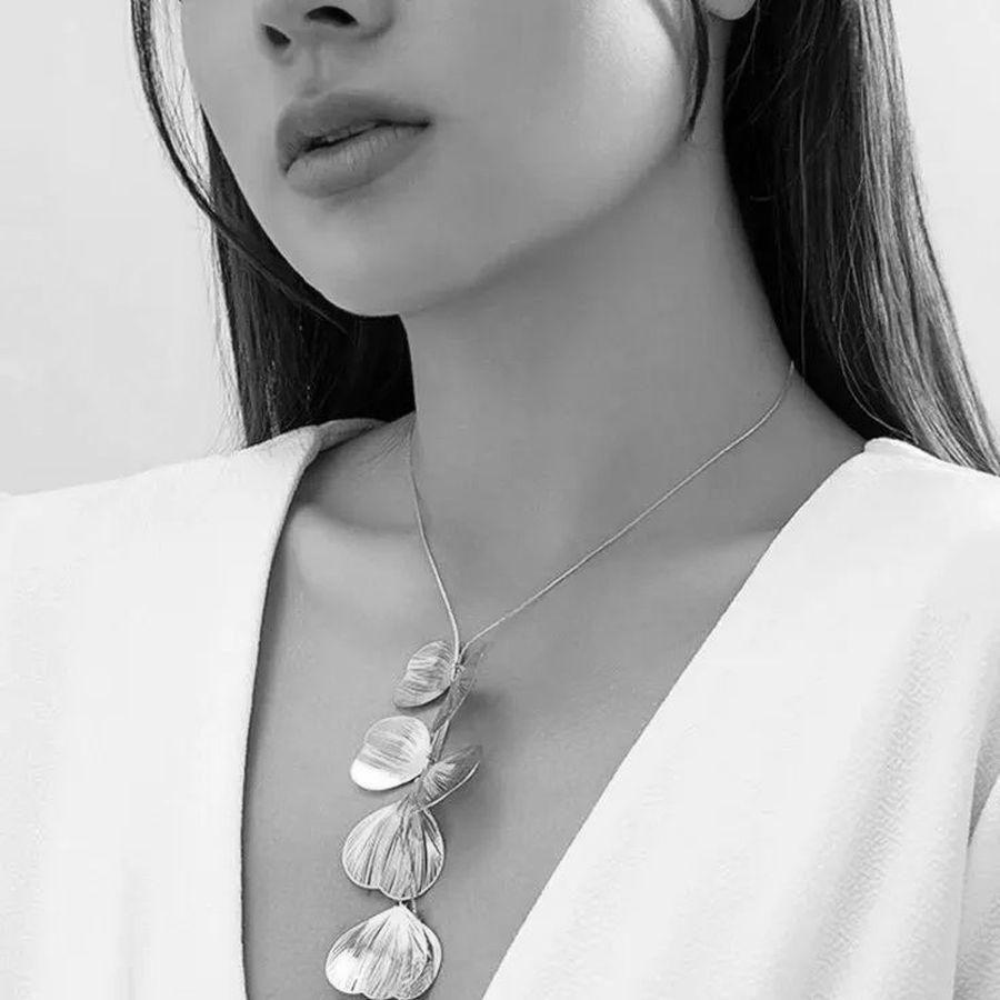 da uomo o donna Collana con ciondolo vintage a goccia con design a più foglie in argento e rame in vendita
