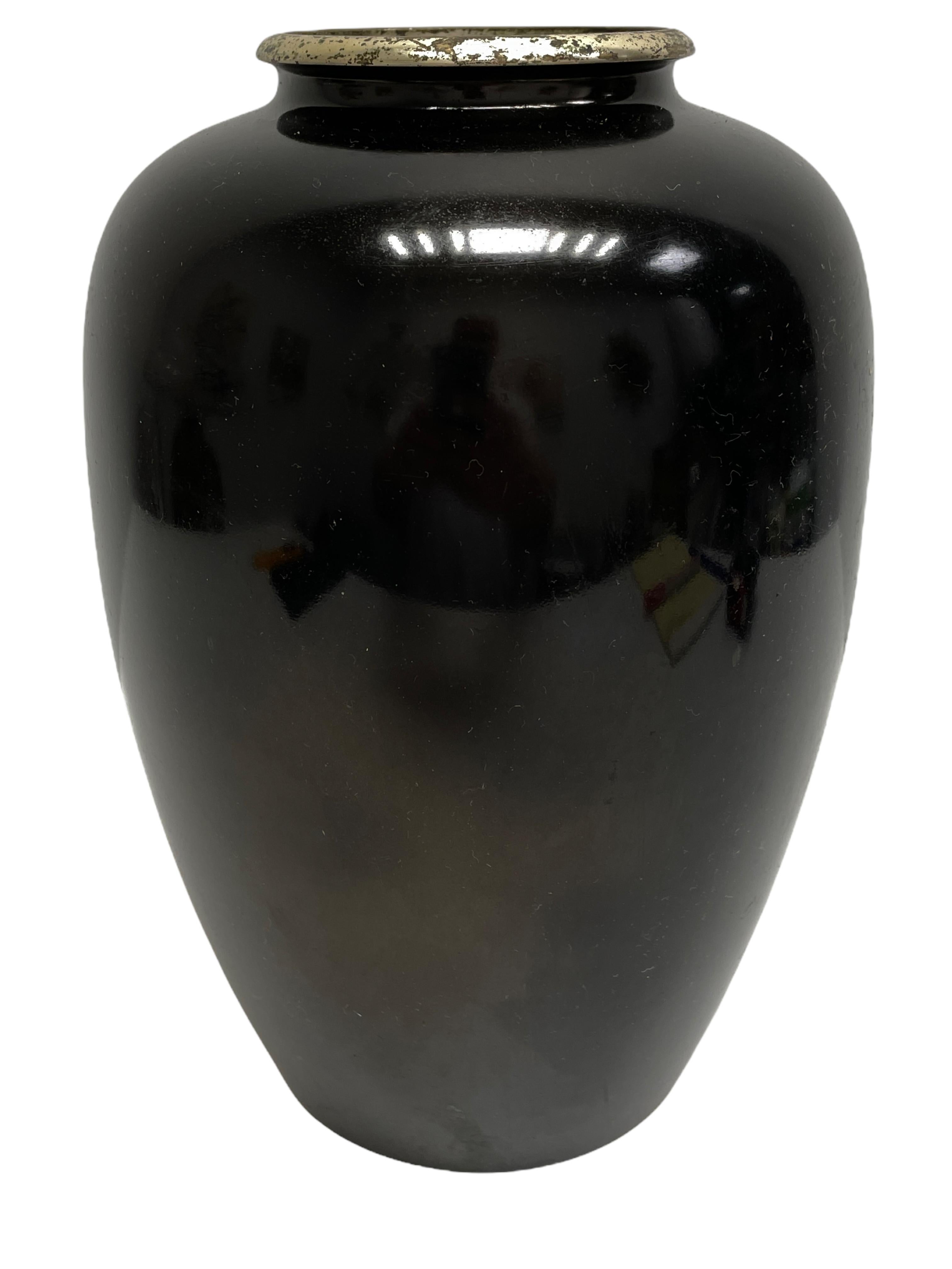 Metà XX secolo Vaso in ottone 