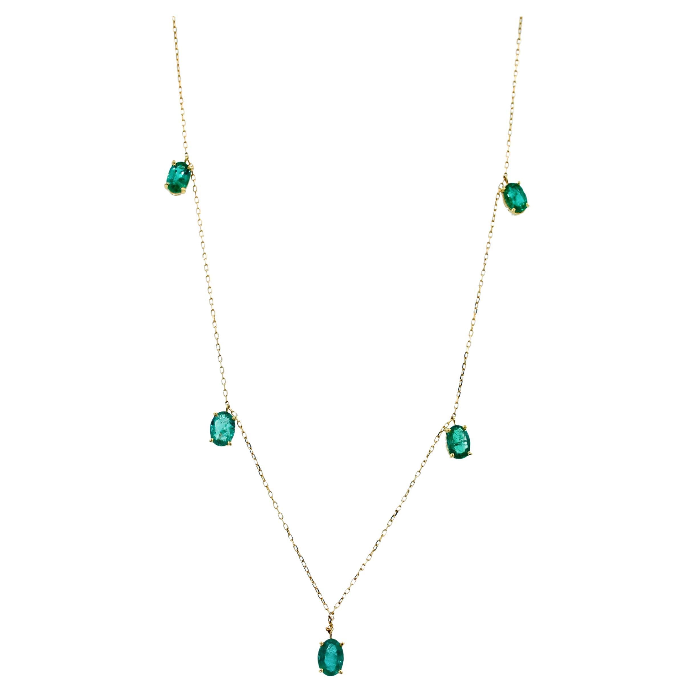 Collar de Cadena de Oro Amarillo de 14 Kilates en Forma de Gota Multi Ovalada con Esmeralda