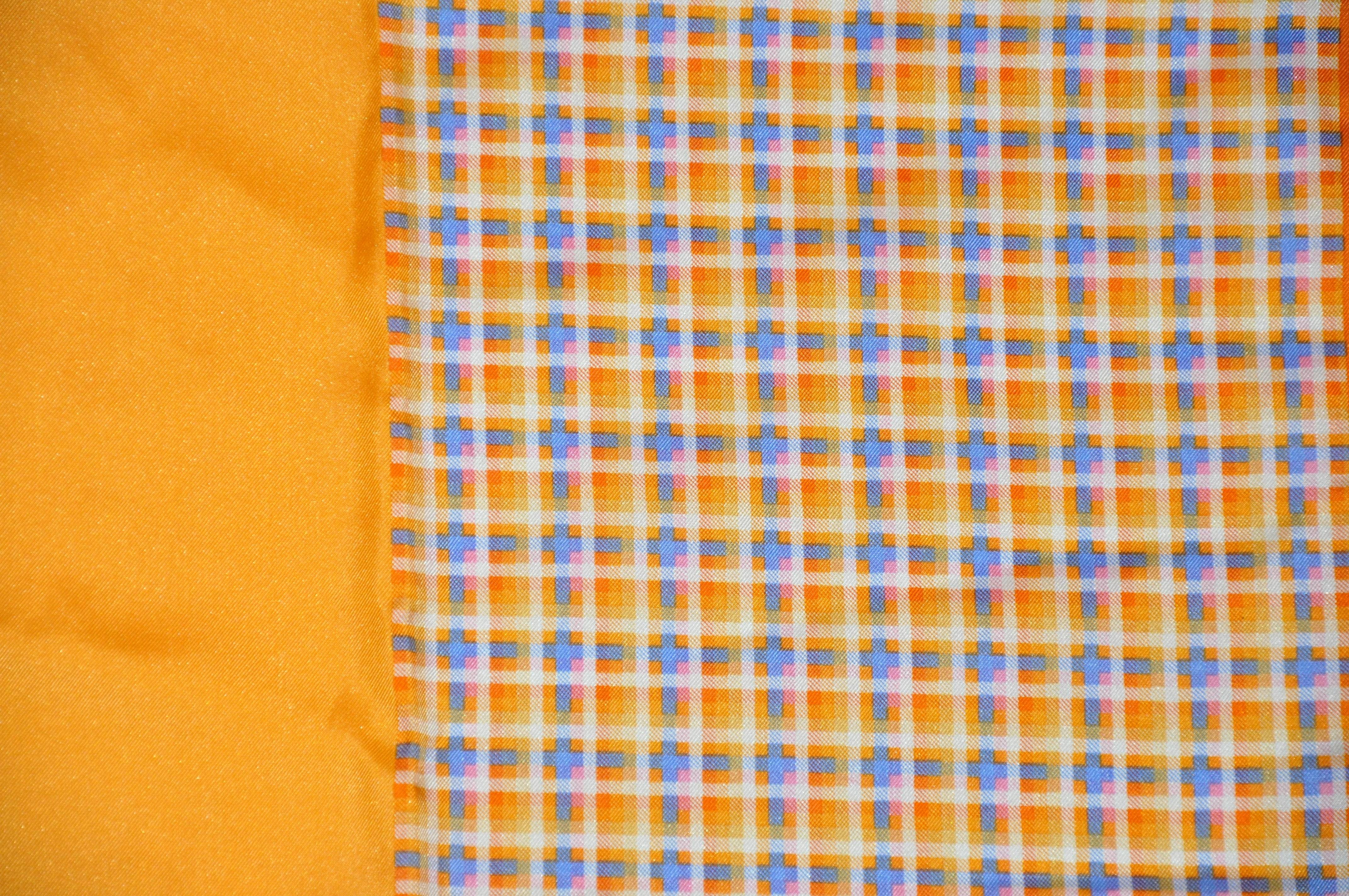 Orange Mouchoir à main en soie massif à rayures à carreaux et motif cachemire en vente