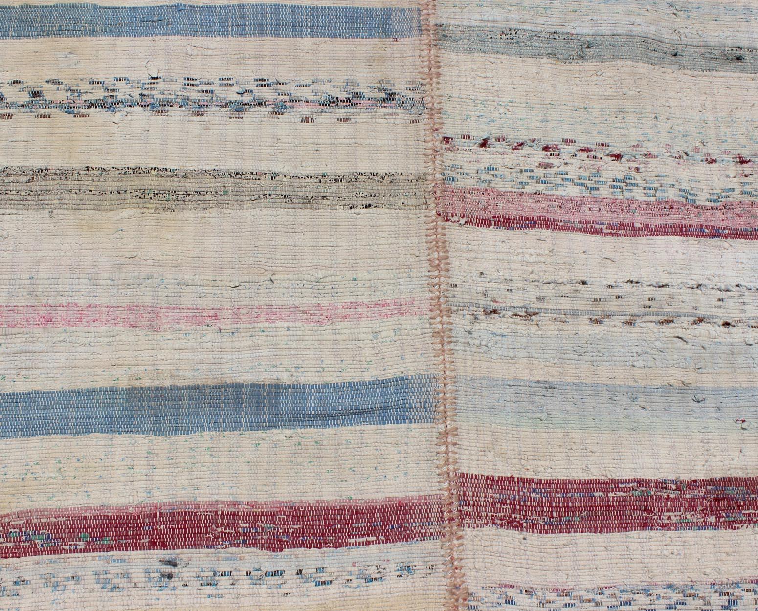 Mehrteiliger türkischer Flachgewebe-Teppich in Rosa, Blau, Grün und Creme (20. Jahrhundert) im Angebot