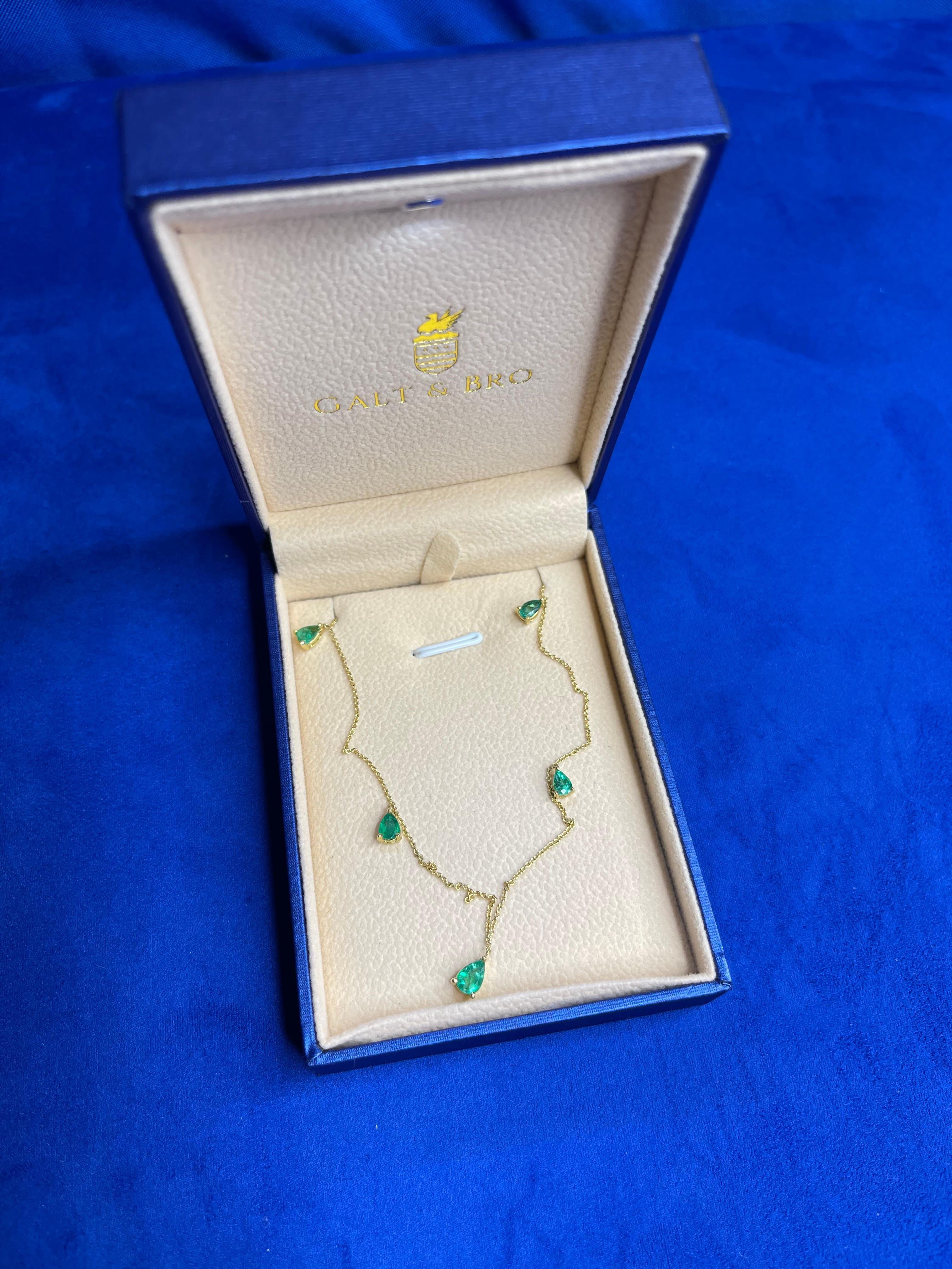Multi Pear Cut Drop Shape Emerald 14 Karat Yellow Gold Chain Layer Necklace For Sale 3