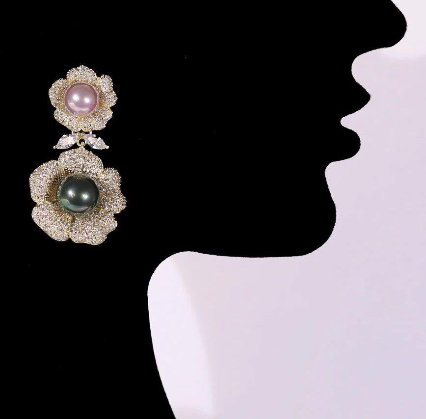 Mixed Cut Multi-Pearl and Sparkling Crystal Vintage Statement Necklace and Earrings For Sale