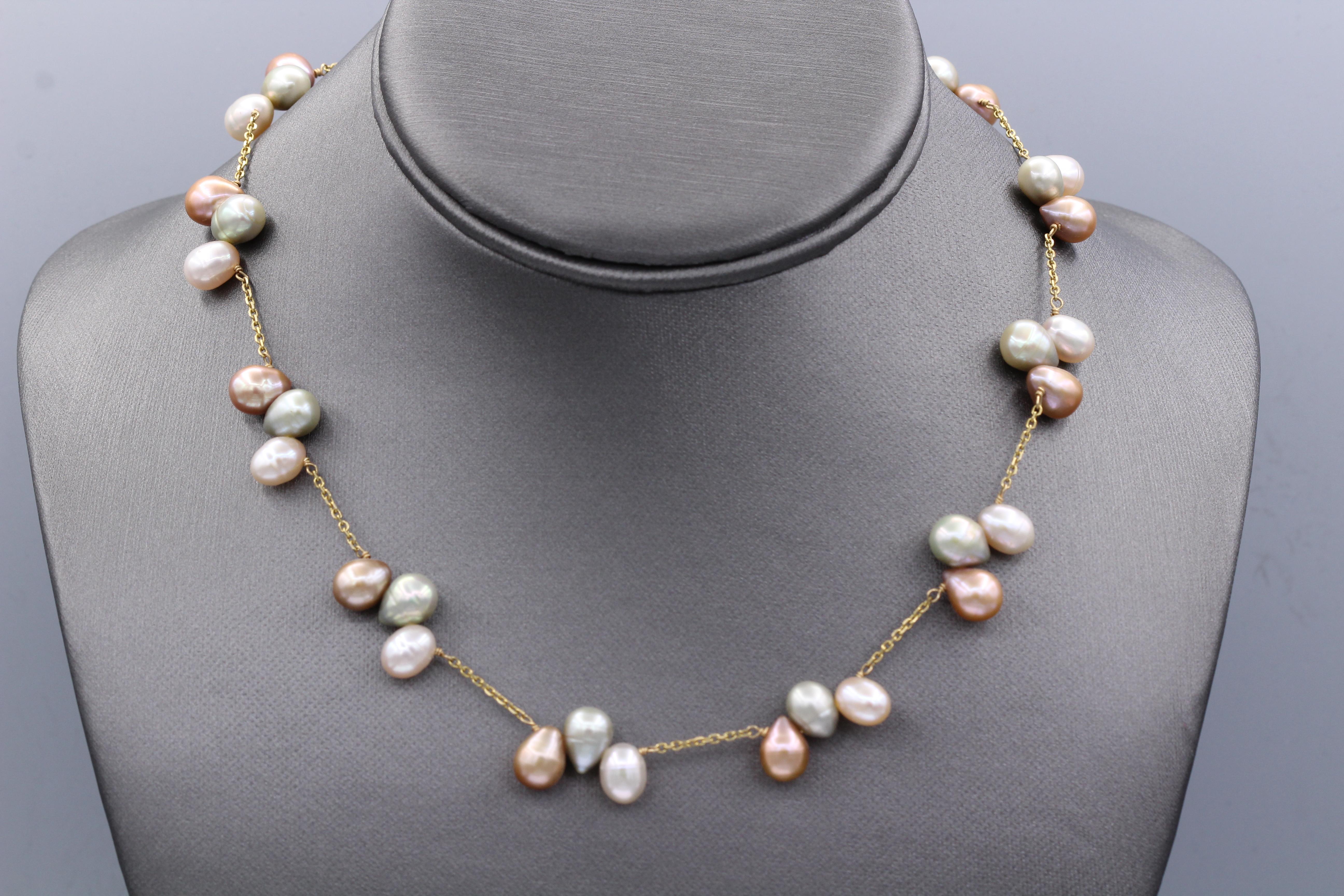 Women's Multi Pearl Necklace 14Karat Yellow Gold Multi Color Pearls Beaded in Gold Chain For Sale