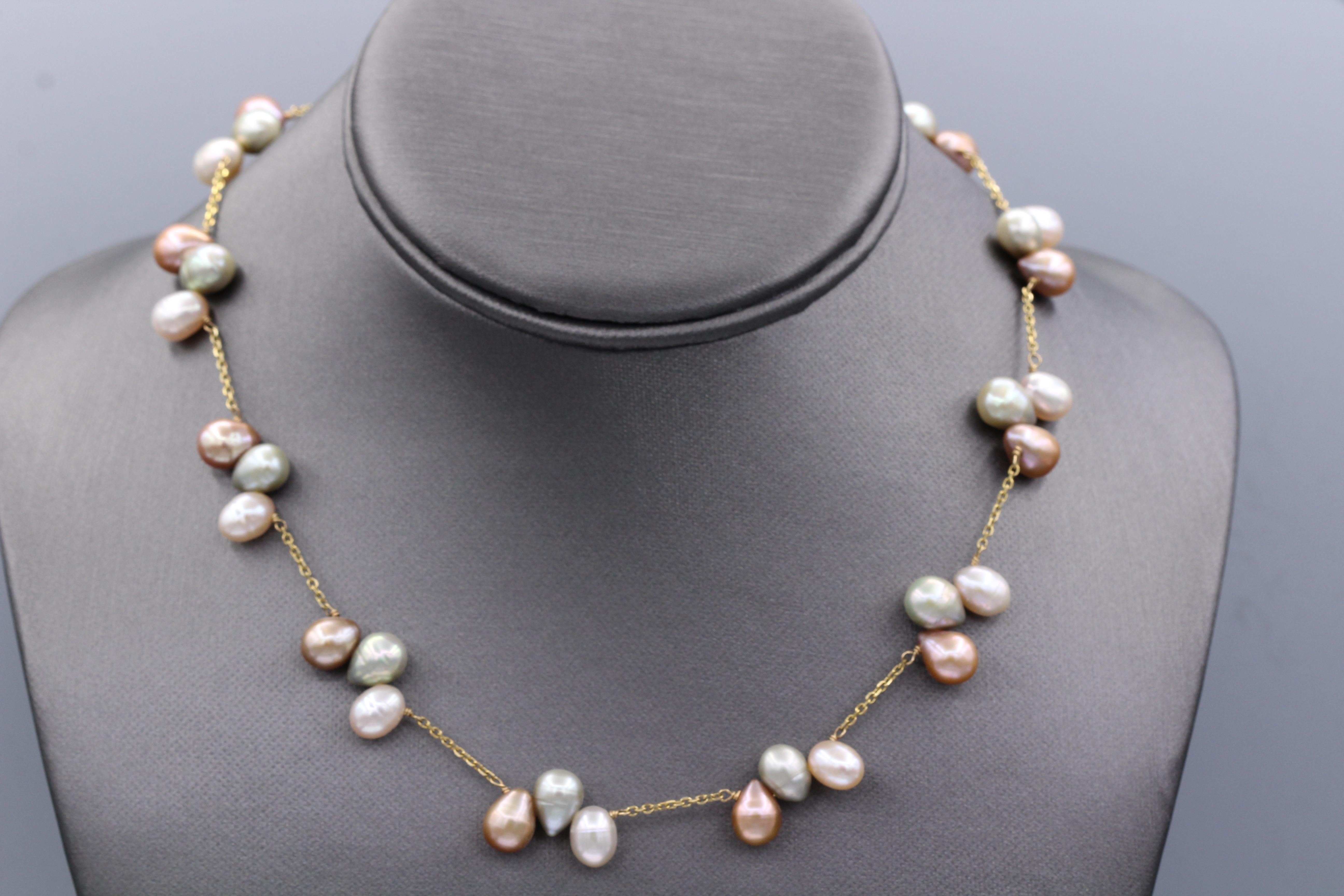 Multi Pearl Necklace 14Karat Yellow Gold Multi Color Pearls Beaded in Gold Chain For Sale 1