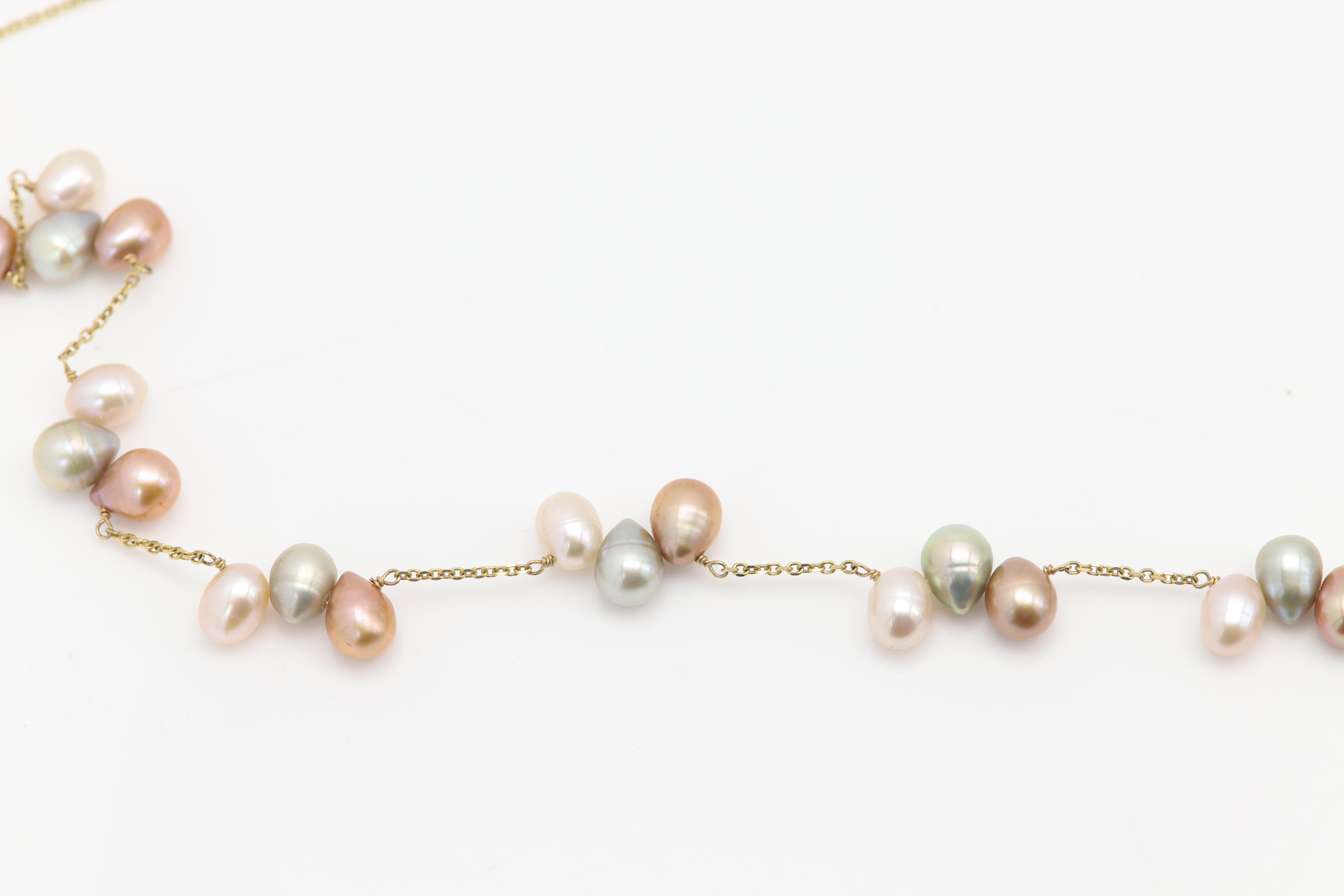 Pearl Necklace 14 Karat Yellow Gold Multi Color Pearls Beaded in Gold Chain In New Condition For Sale In Brooklyn, NY