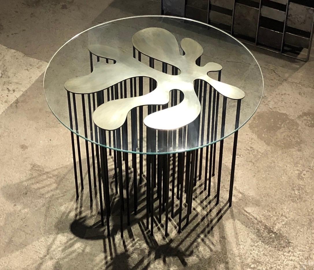 American Multi Pillar Abstract Steel Side Table with Round Tempered Glass Top  For Sale