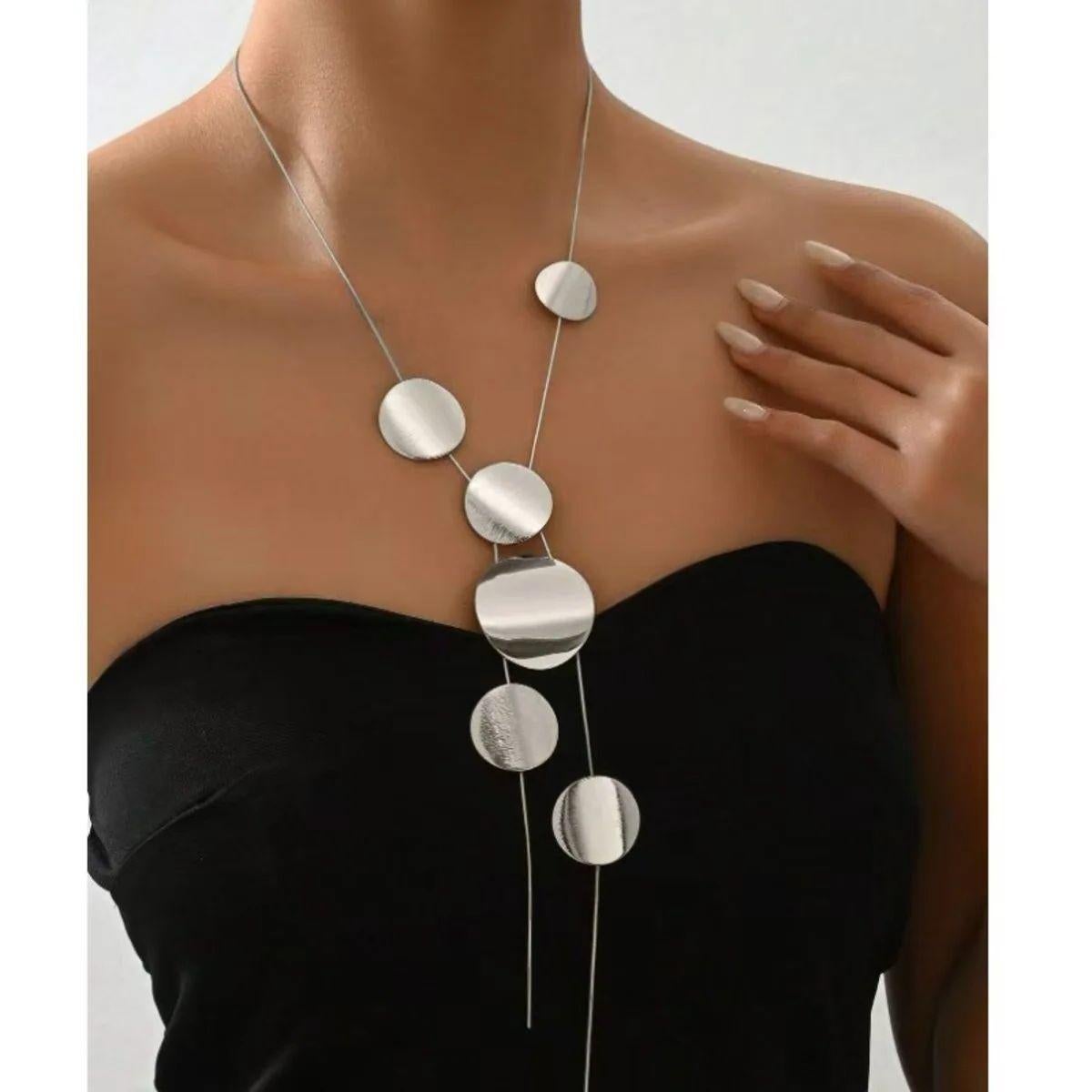 Simply Beautiful! Multi Silver Tone Copper Circular Disc Drop Statement Vintage Pendant Necklace. This Versatile Necklace is so easy to wear. Hand-crafted High-Quality Copper Silver tone mounting, adding a touch of elegance and sophistication to any